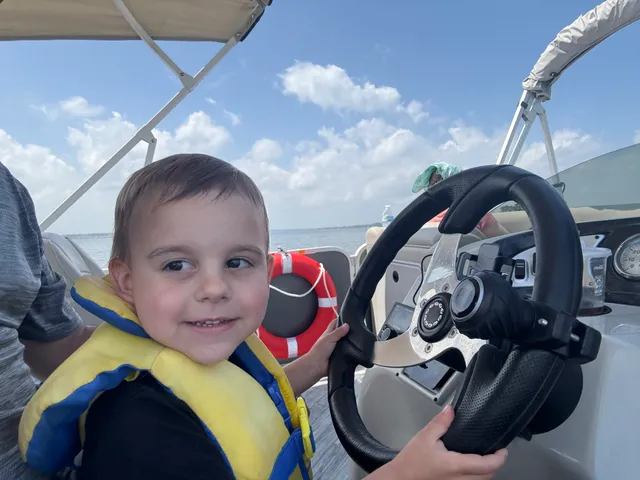 Rent a G3 Sun Catcher pontoon in Montgomery, TX near me