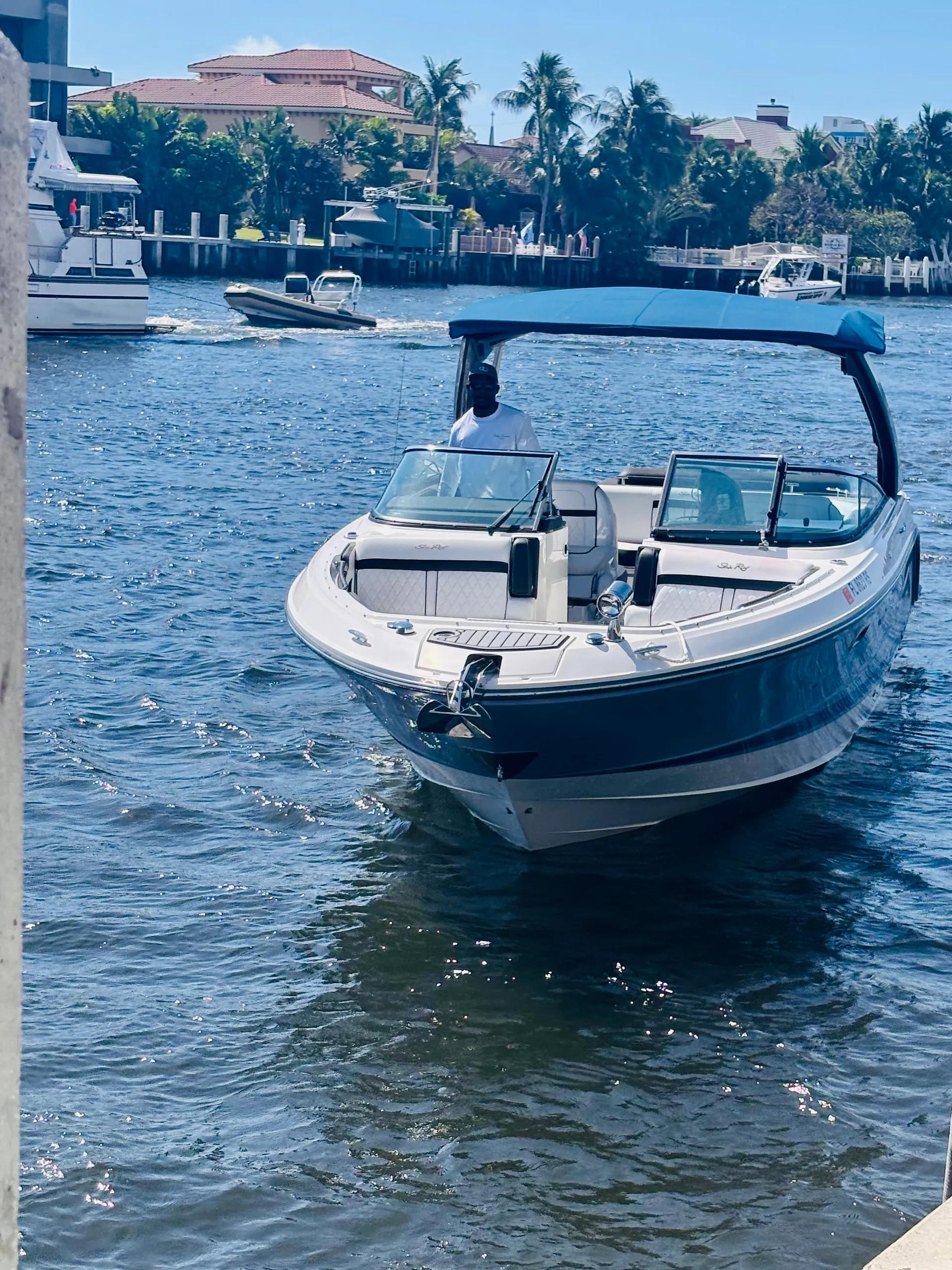 SEA RAY BOATS 300 SLX in Fort Lauderdale, FL — photo 2