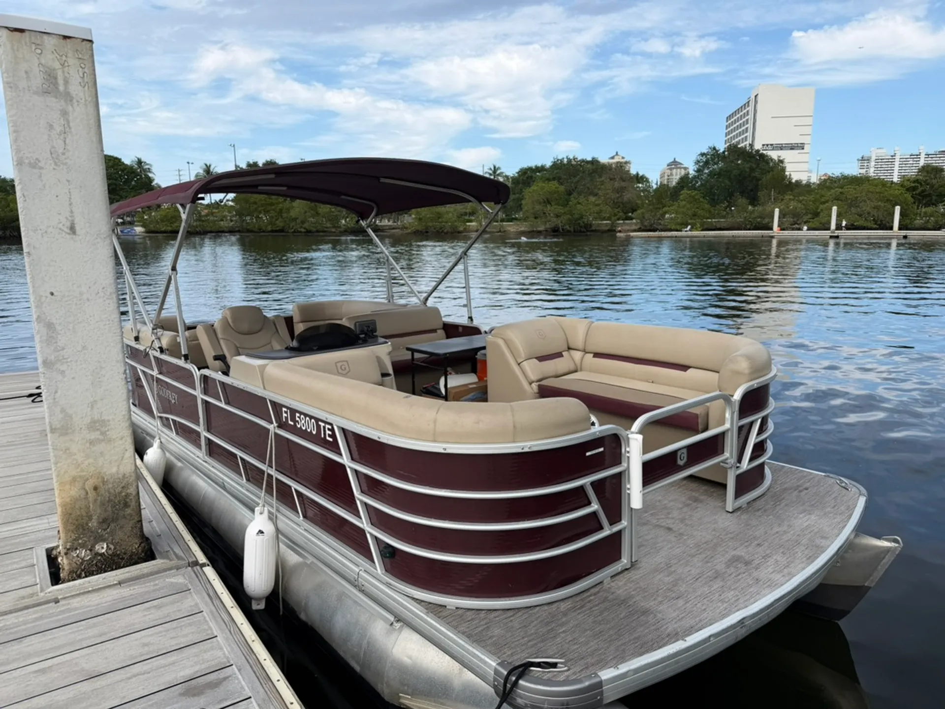 GODFREY MARINE SWEETWATER 2286 C in Fort Lauderdale, FL — photo 5