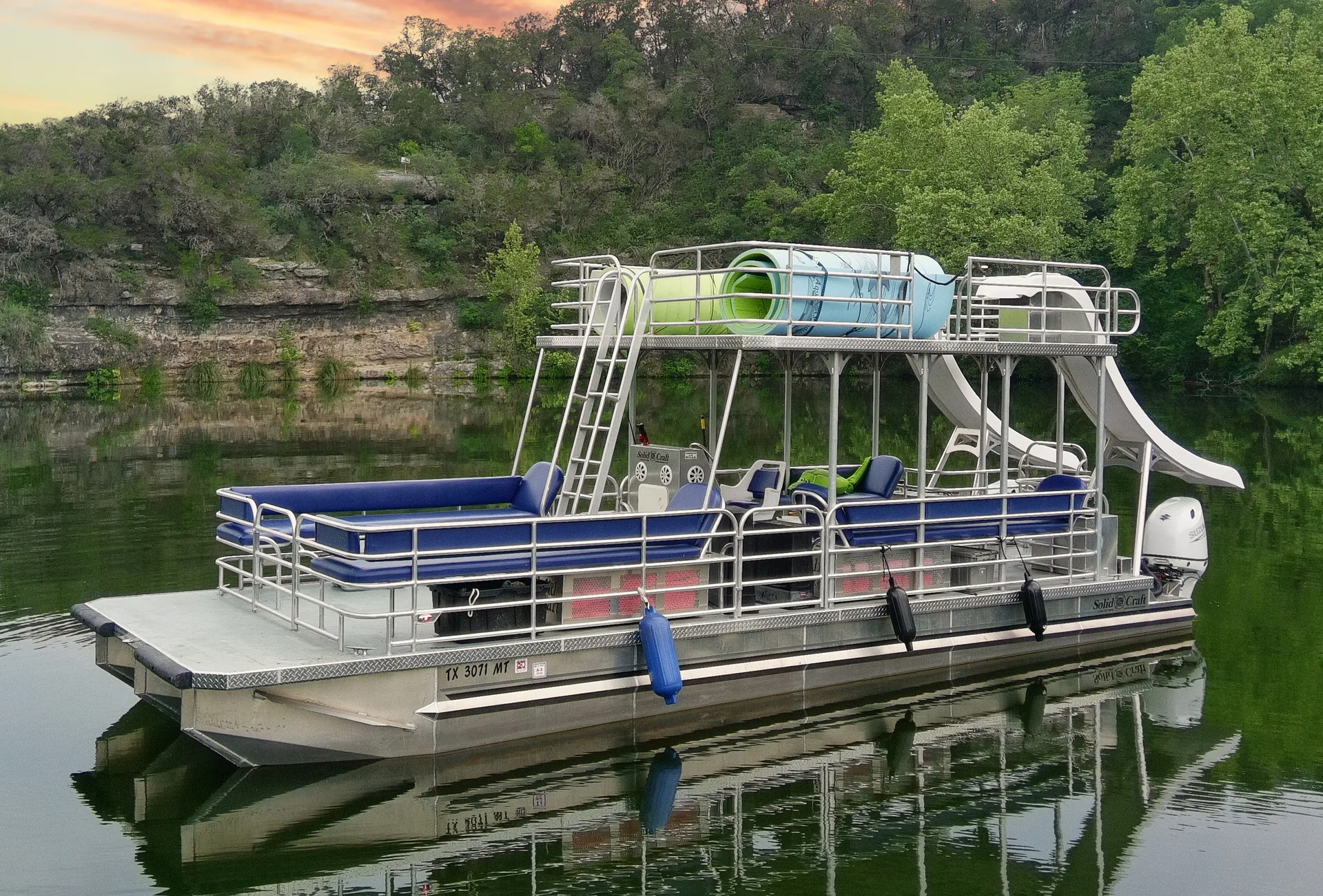Solid Craft Double Decker with 2 Slides 29feet  in Austin, TX — photo 4