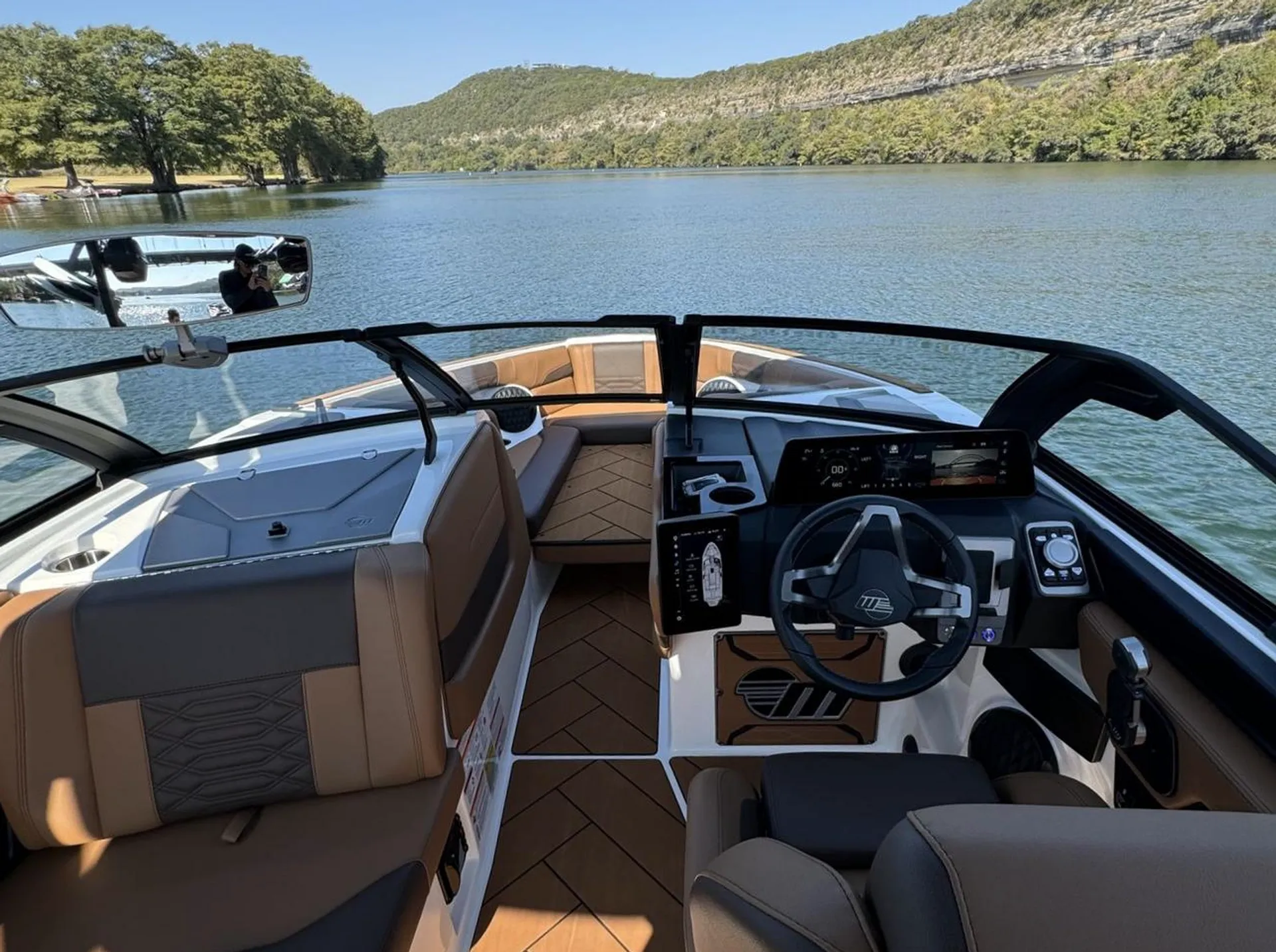 MALIBU BOATS WAKESETTER 25 LSV in Austin, TX — photo 4