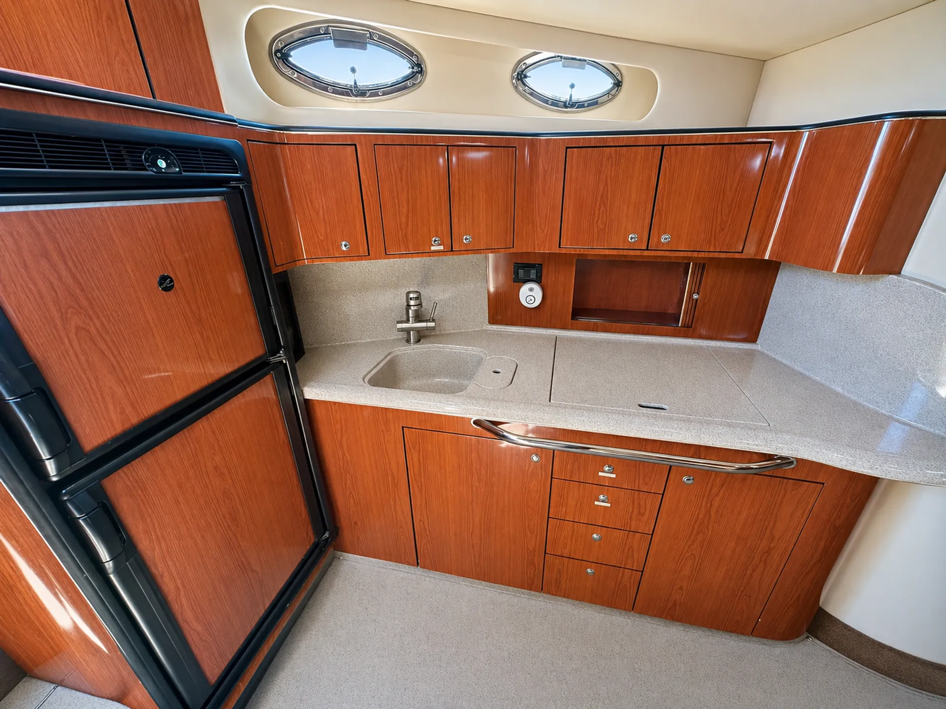 Cruise Fort Lauderdale in Style: Charter This Stunning 45' Sea Ray 