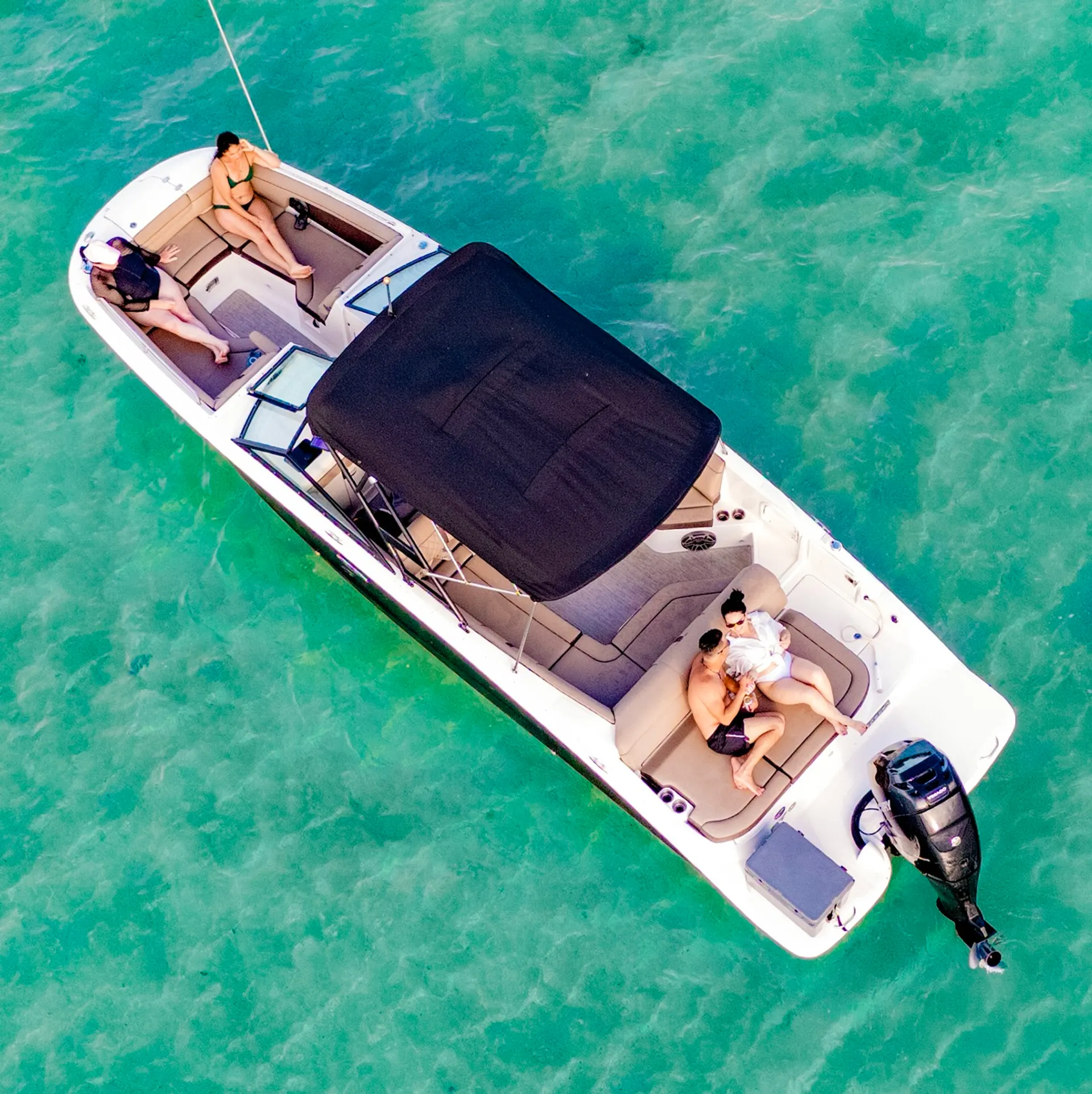 Sea Ray Boats 270 Sundeck w/300XL Verado in Miami, FL — photo 3