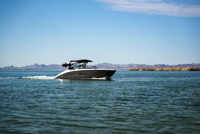 Rent a YAMAHA jet boat in Lake Havasu City, AZ near me