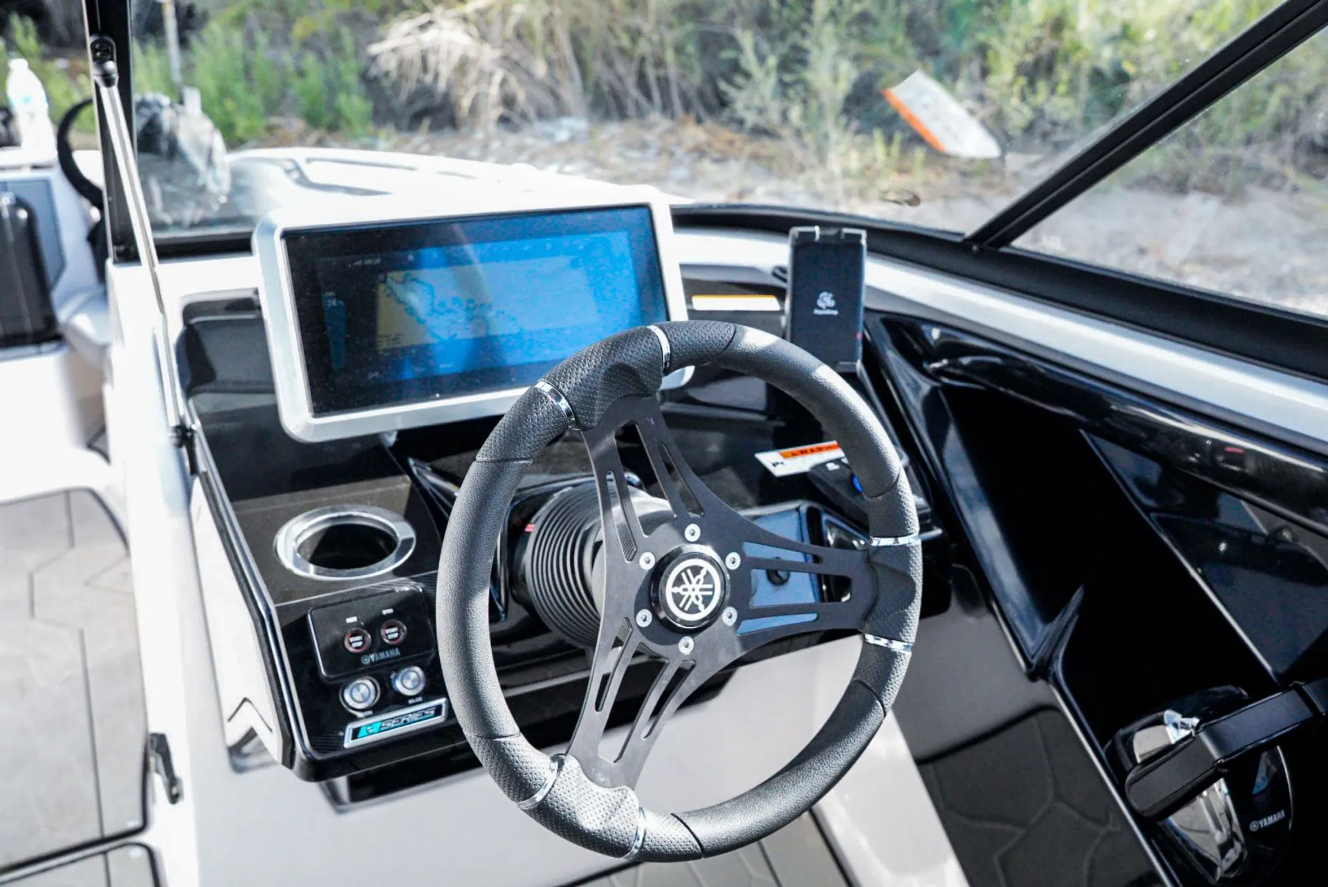 High Performance Spacious 25 ft Jet Boat