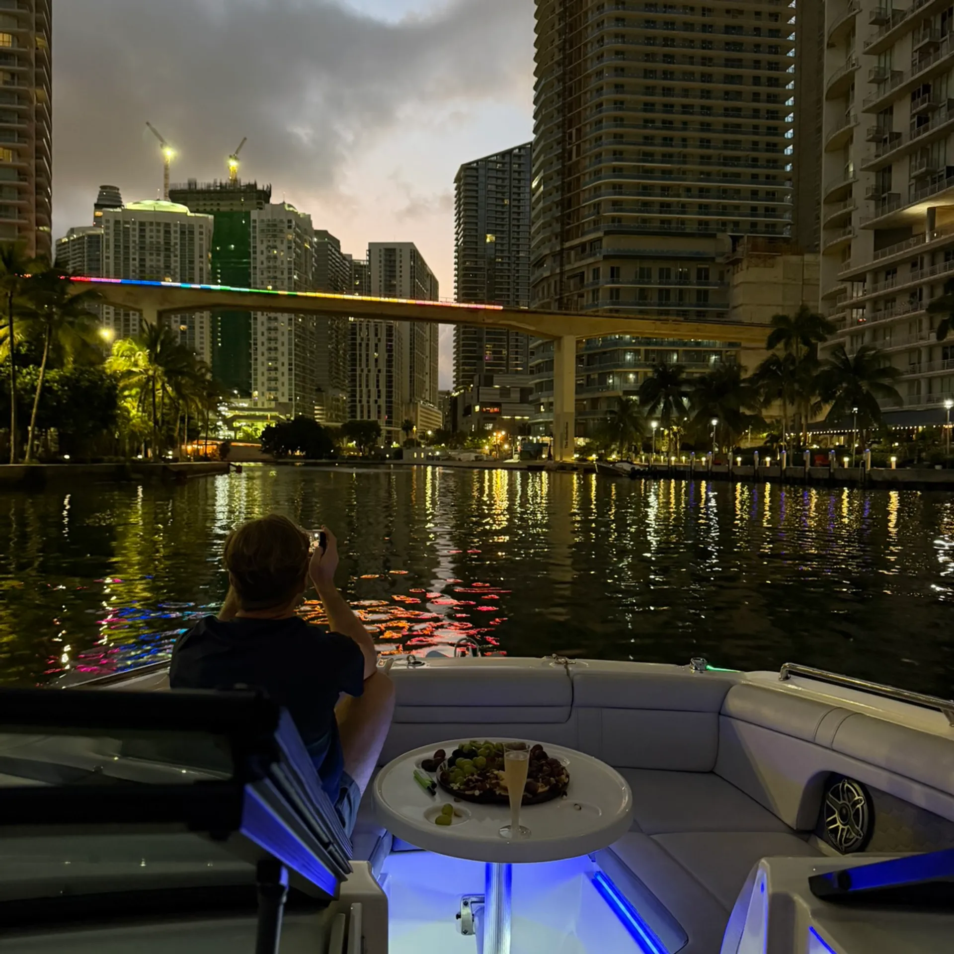 30ft Sea Ray Luxury Yacht Experience – Miami