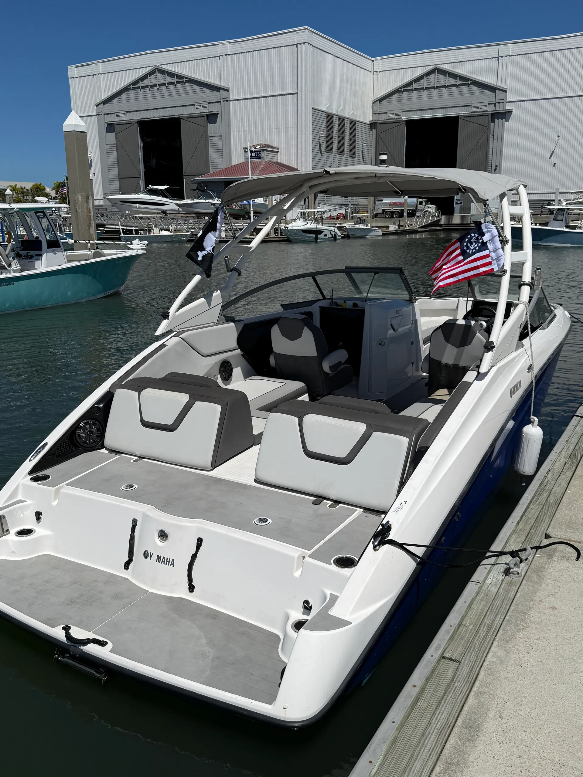 2021 Yamaha AR250 at PORT 32 Marina | Perfect for a day on the water 