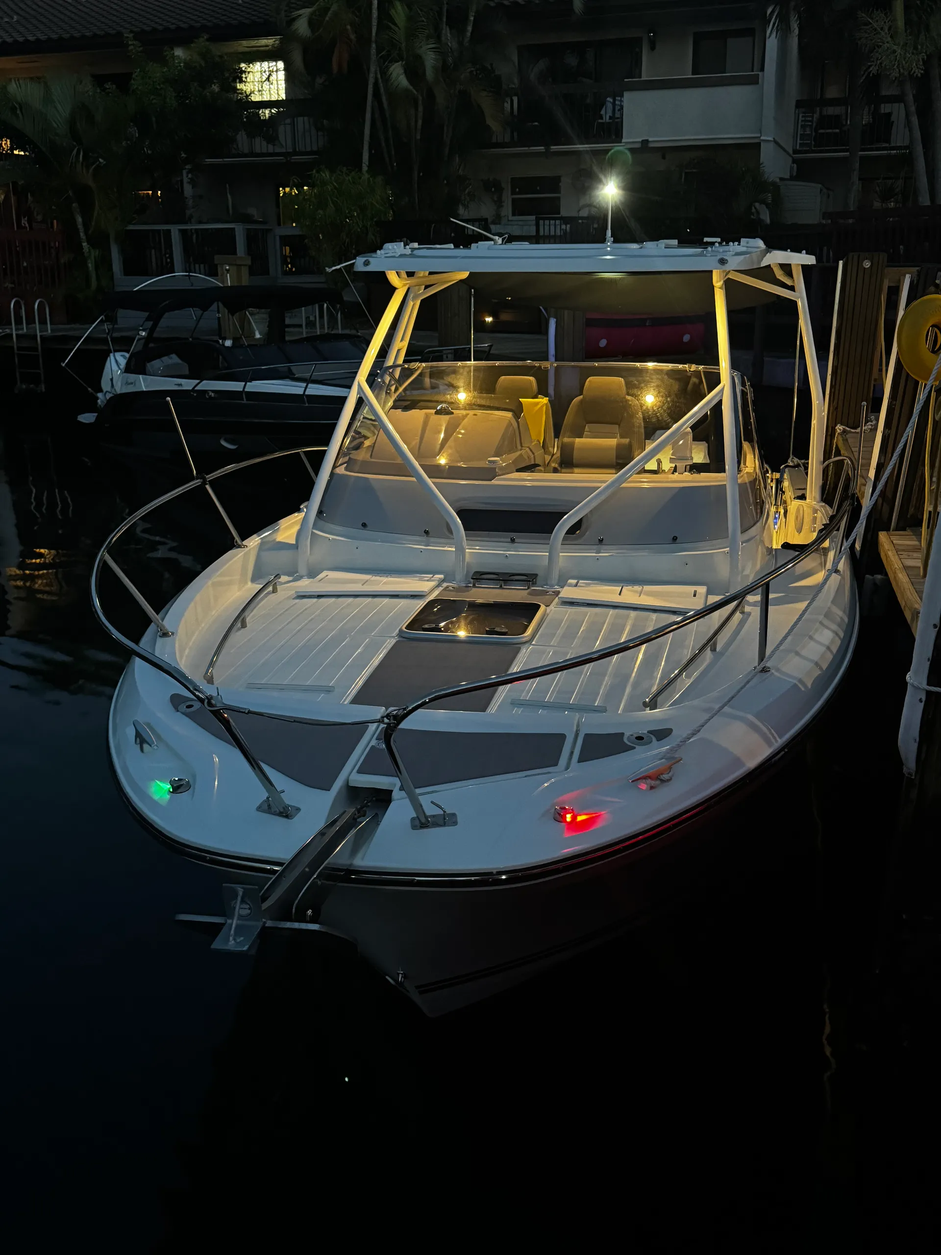 Luxury 30ft Jeanneau 2023 - Haulover Sandbar; Miami Sunset Experience