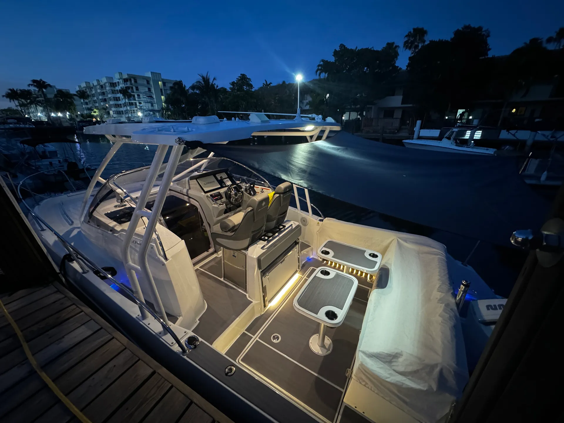 Luxury 30ft Jeanneau 2023 - Haulover Sandbar; Miami Sunset Experience