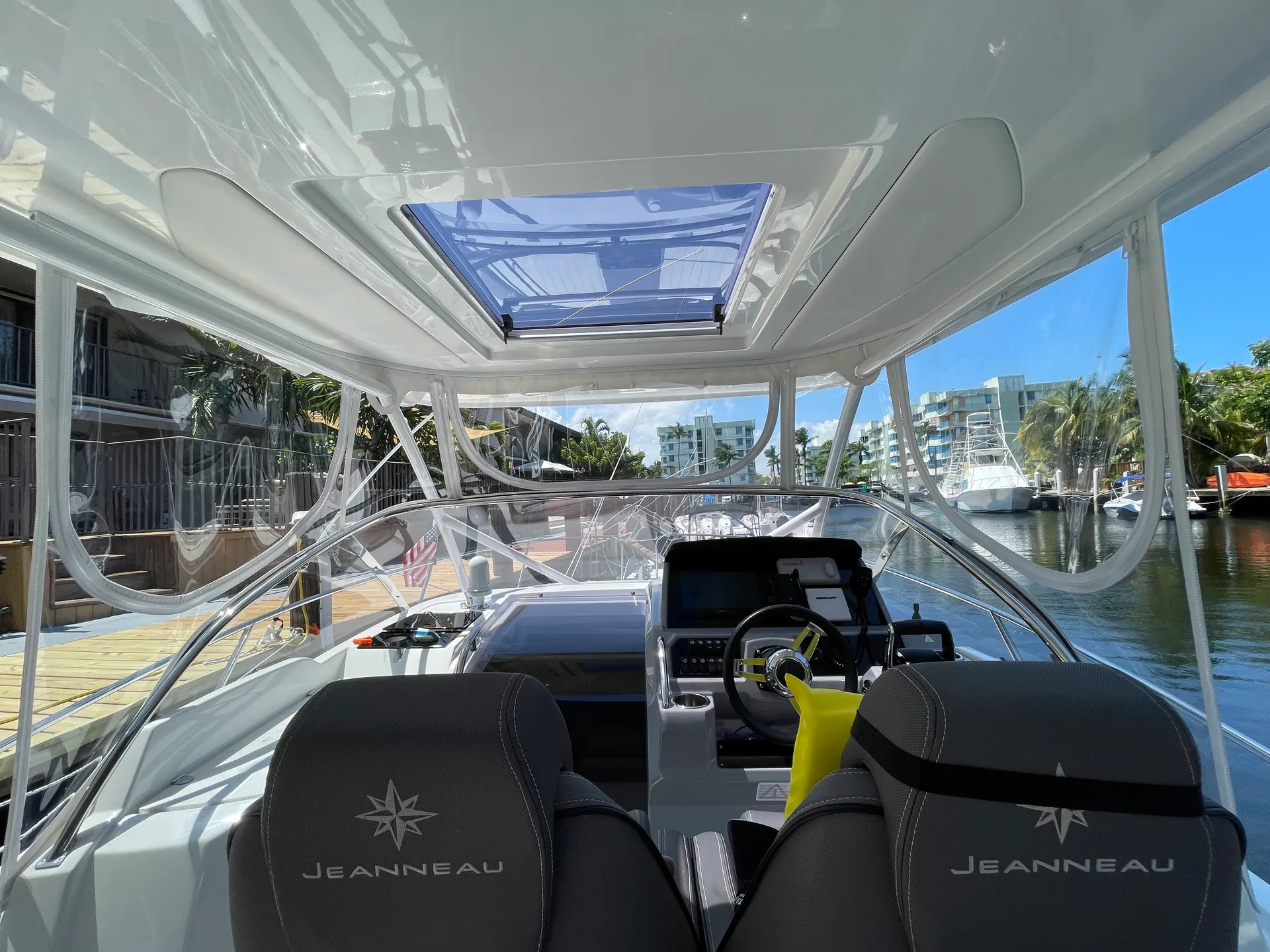 Luxury 30ft Jeanneau 2023 - Haulover Sandbar; Miami Sunset Experience
