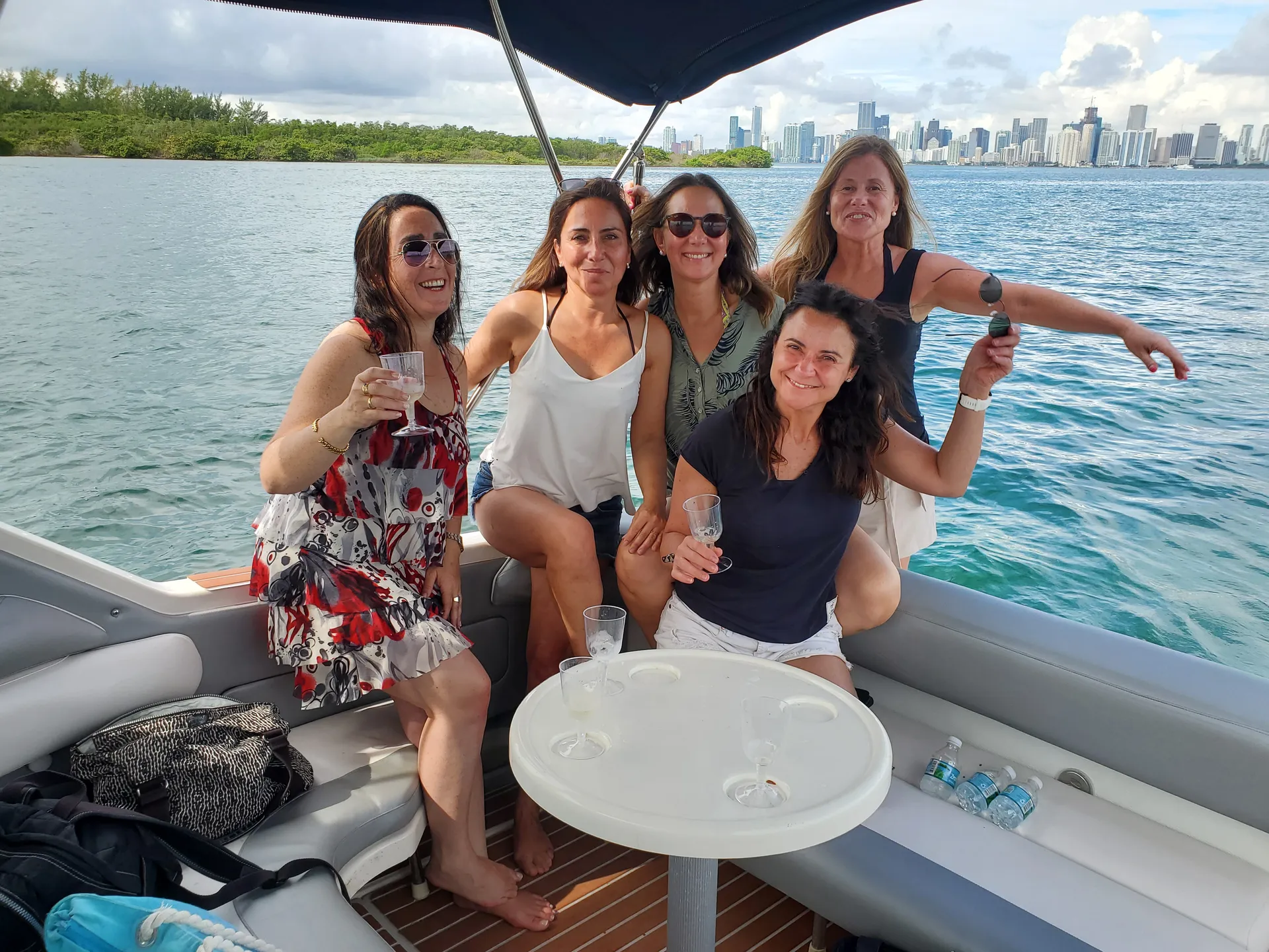 Beautiful private boat tour at stunning waters of Biscayne Bay!