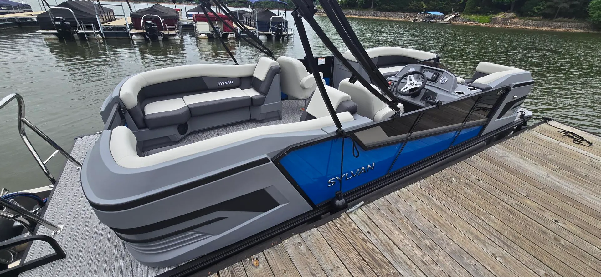 SYLVAN MARINE R-22 LZ DH in Mooresville, NC — photo 2