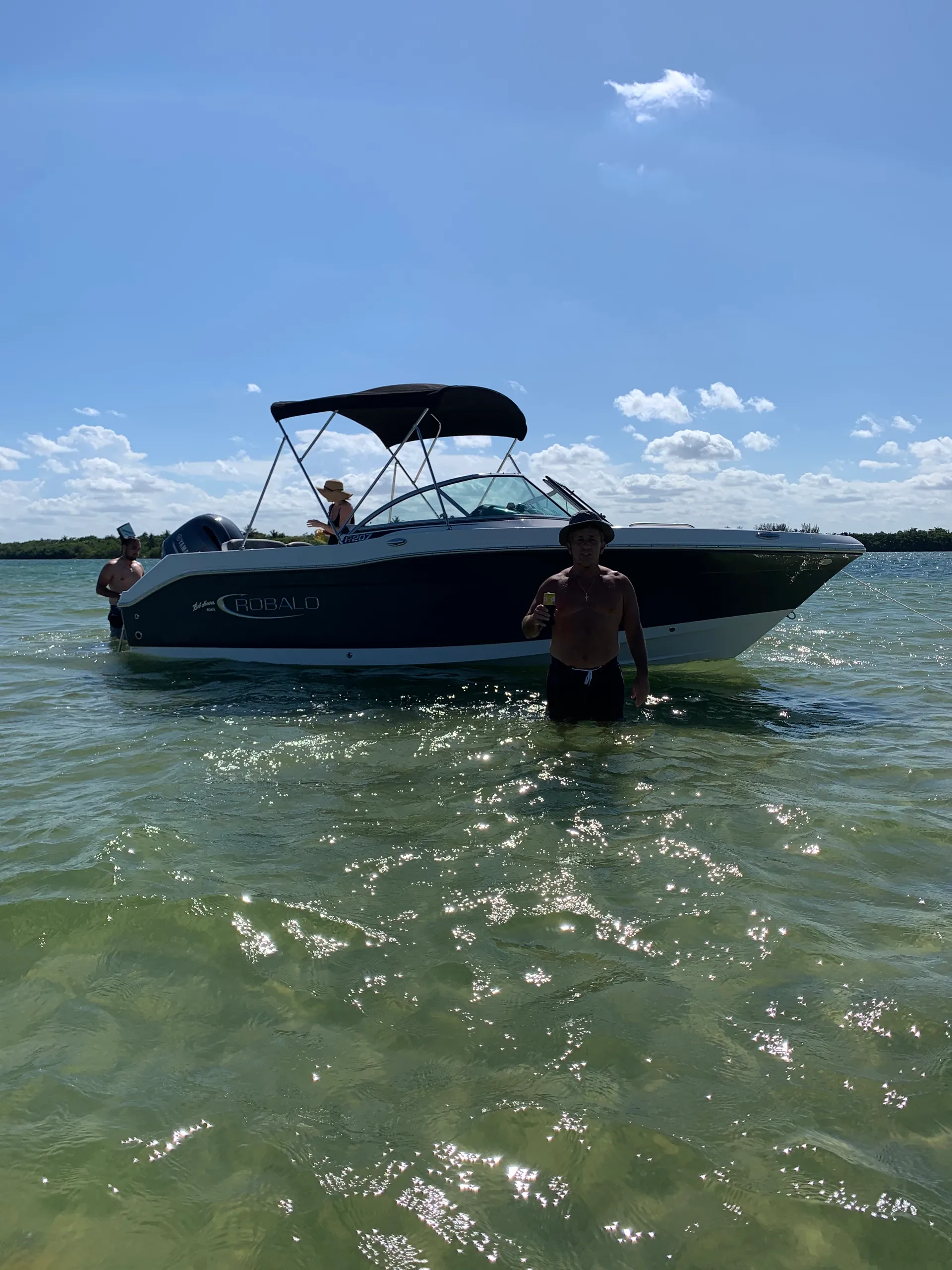 ROBALO R222 in Fort Lauderdale, FL