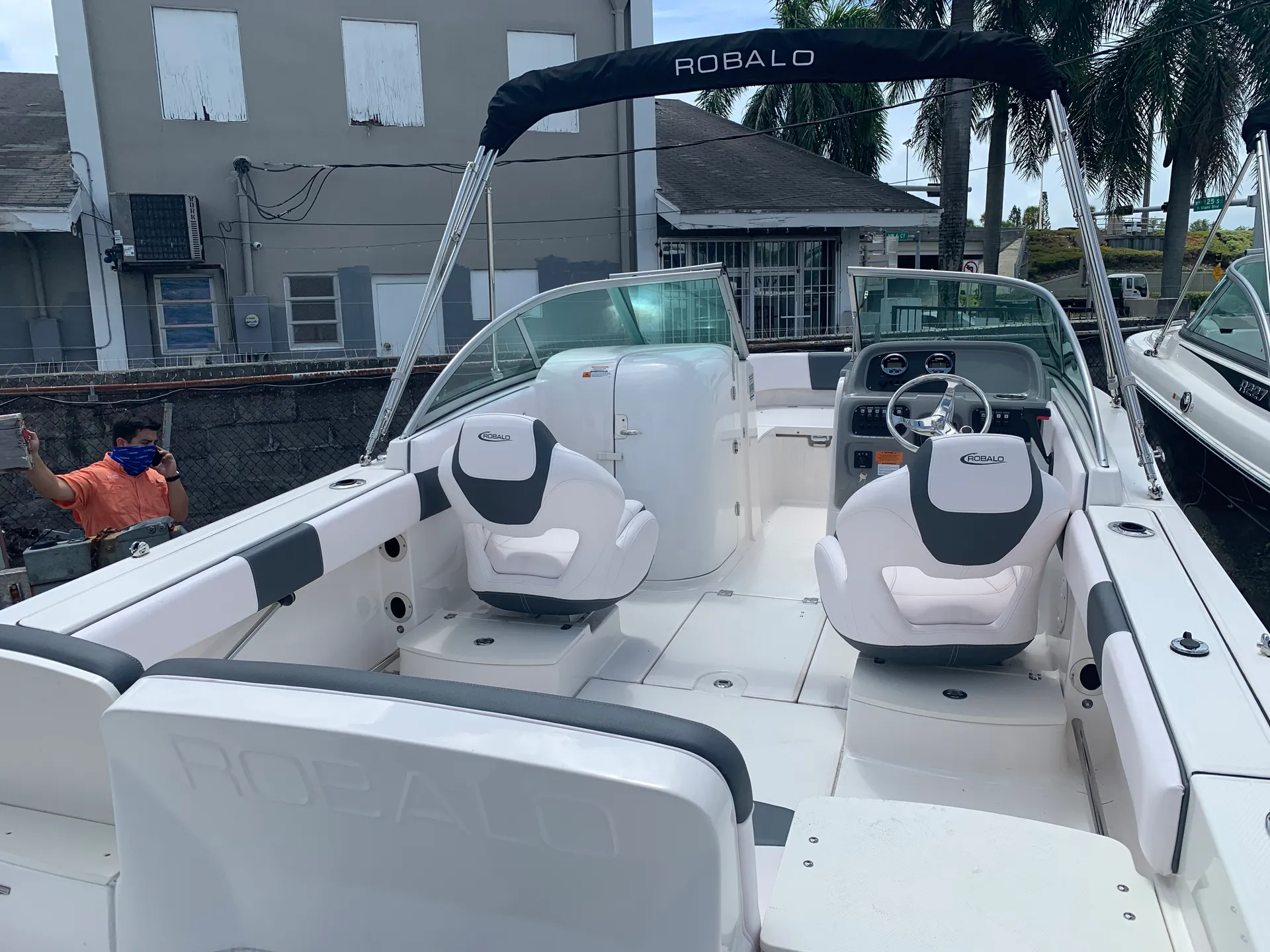 ROBALO R222 in Fort Lauderdale, FL — photo 4