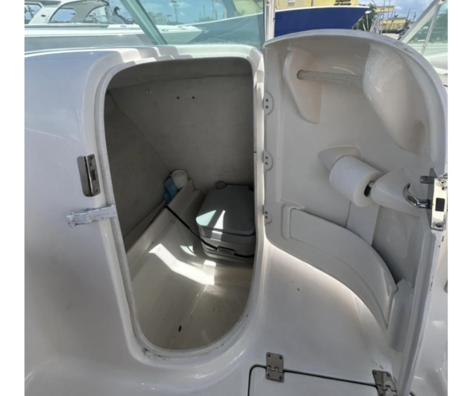 ROBALO R222 in Fort Lauderdale, FL — photo 5