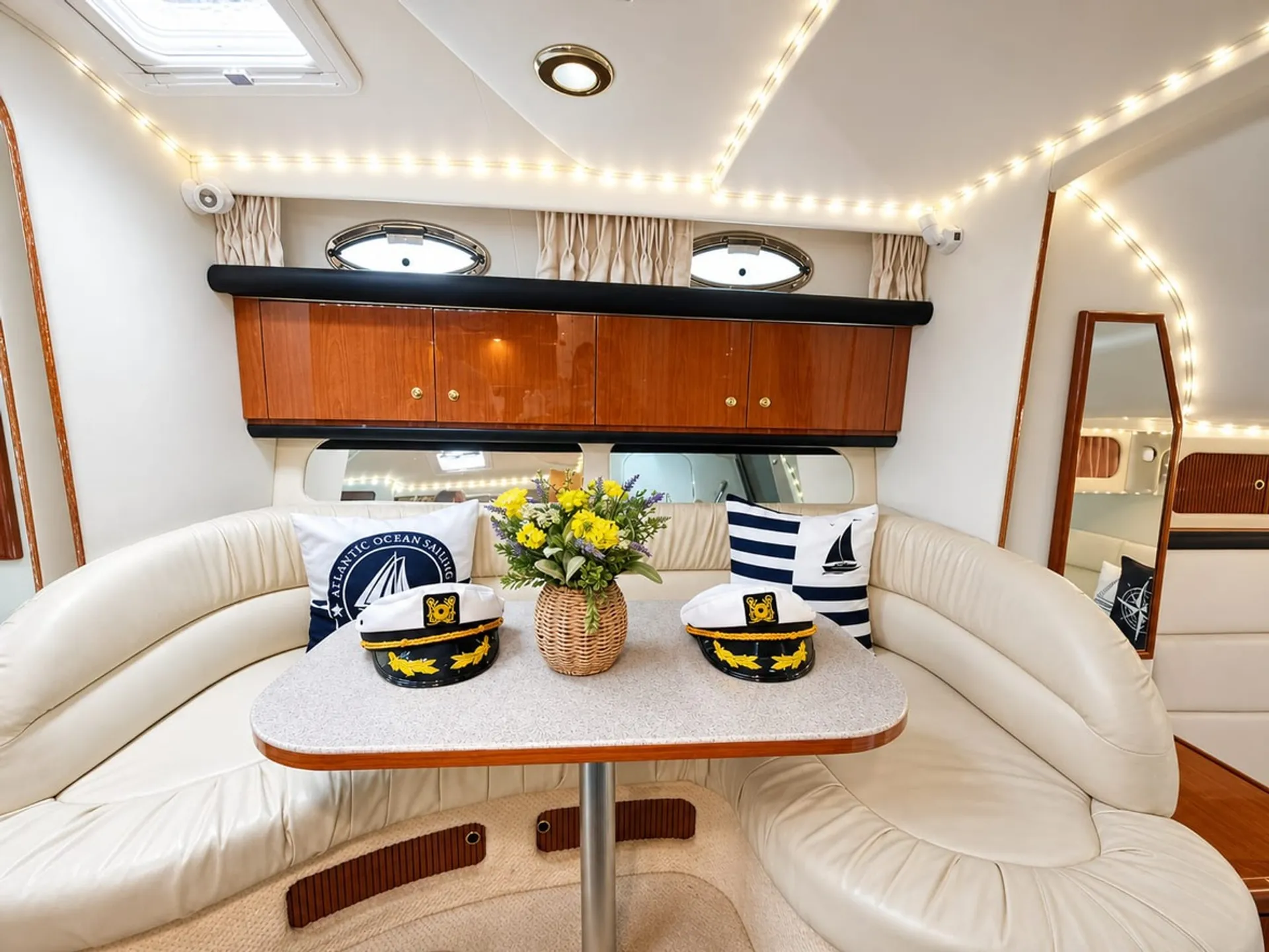 Sea Ray Boats 340 Sundancer in Miami, FL — photo 4