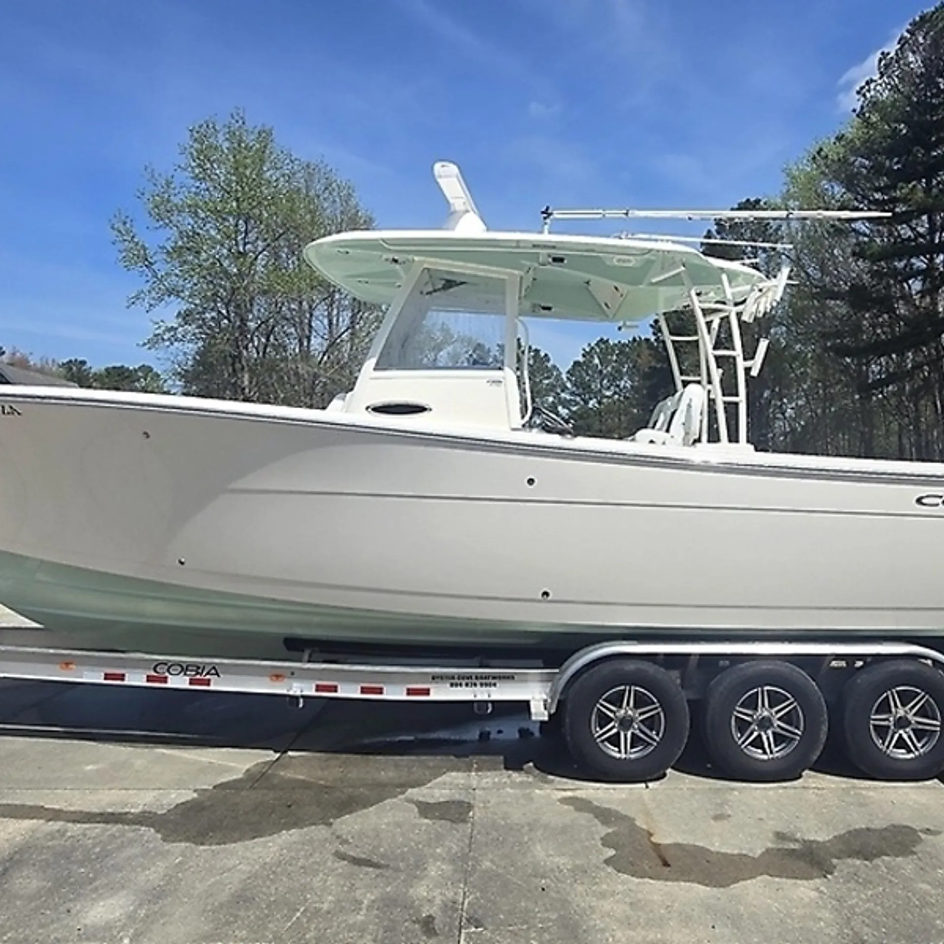 COBIA BOATS 320 CC in Miami, FL