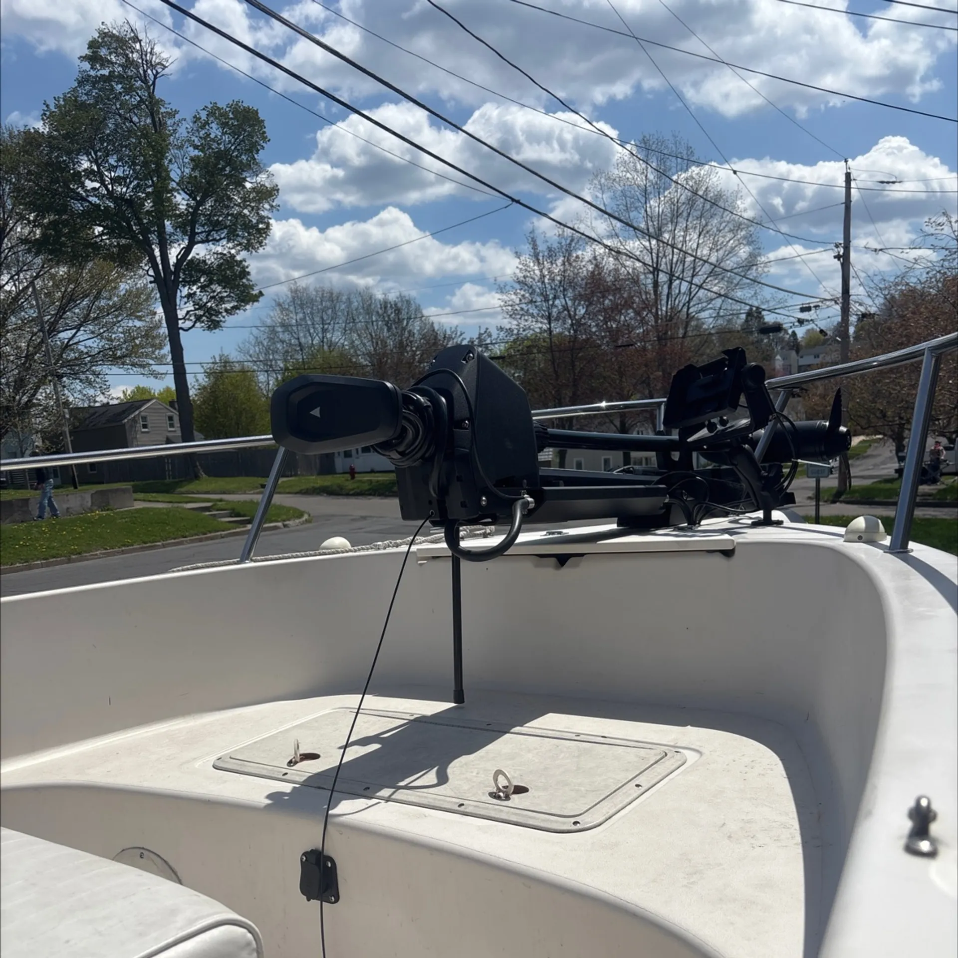 Pro-Line Sportsman 190 Center Console Boat Garmin & Bluetooth Stereo!