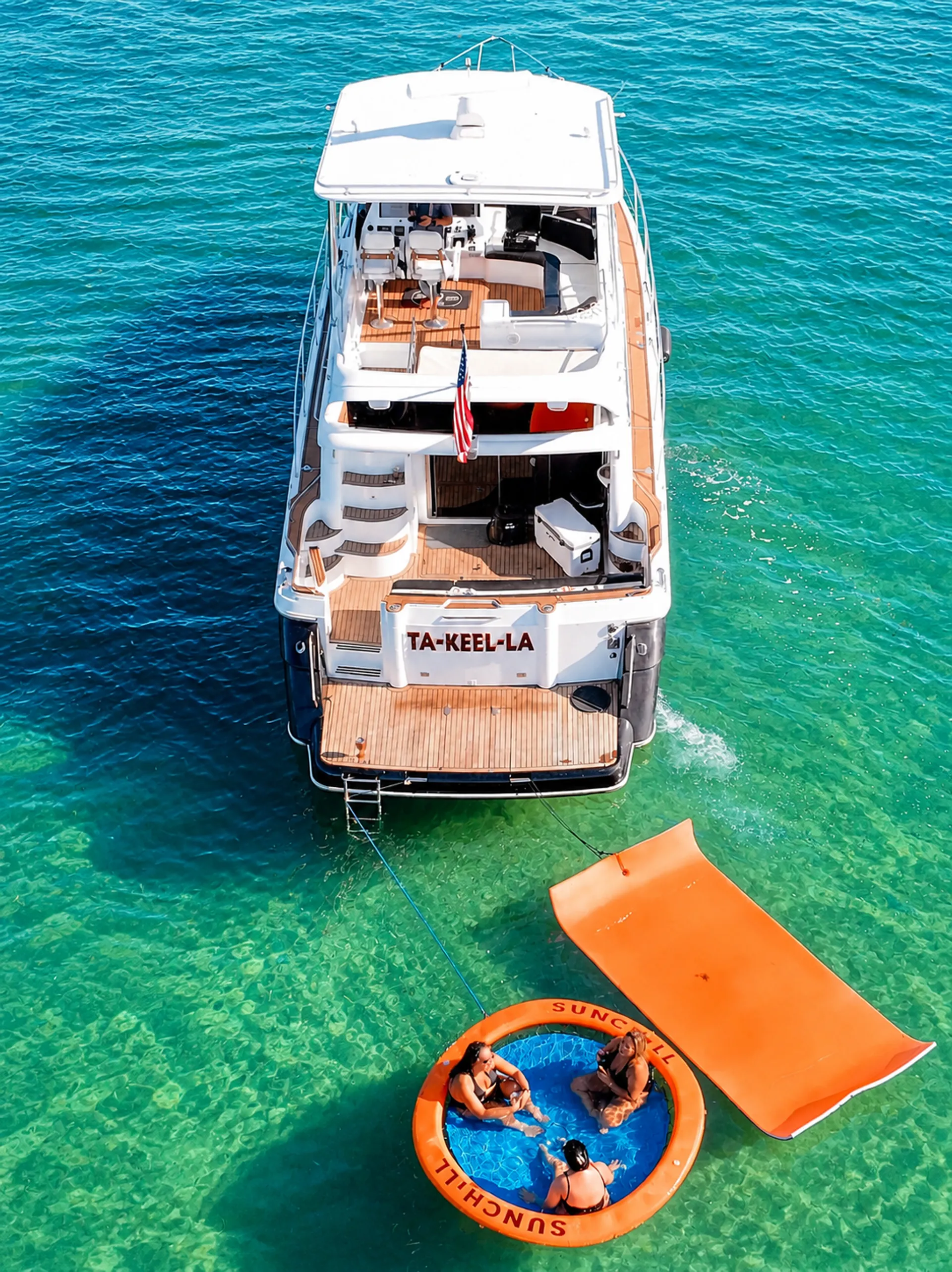 VIKING YACHT 52 SPORT CRUISER FLYBRIDGE in Miami, FL — photo 5