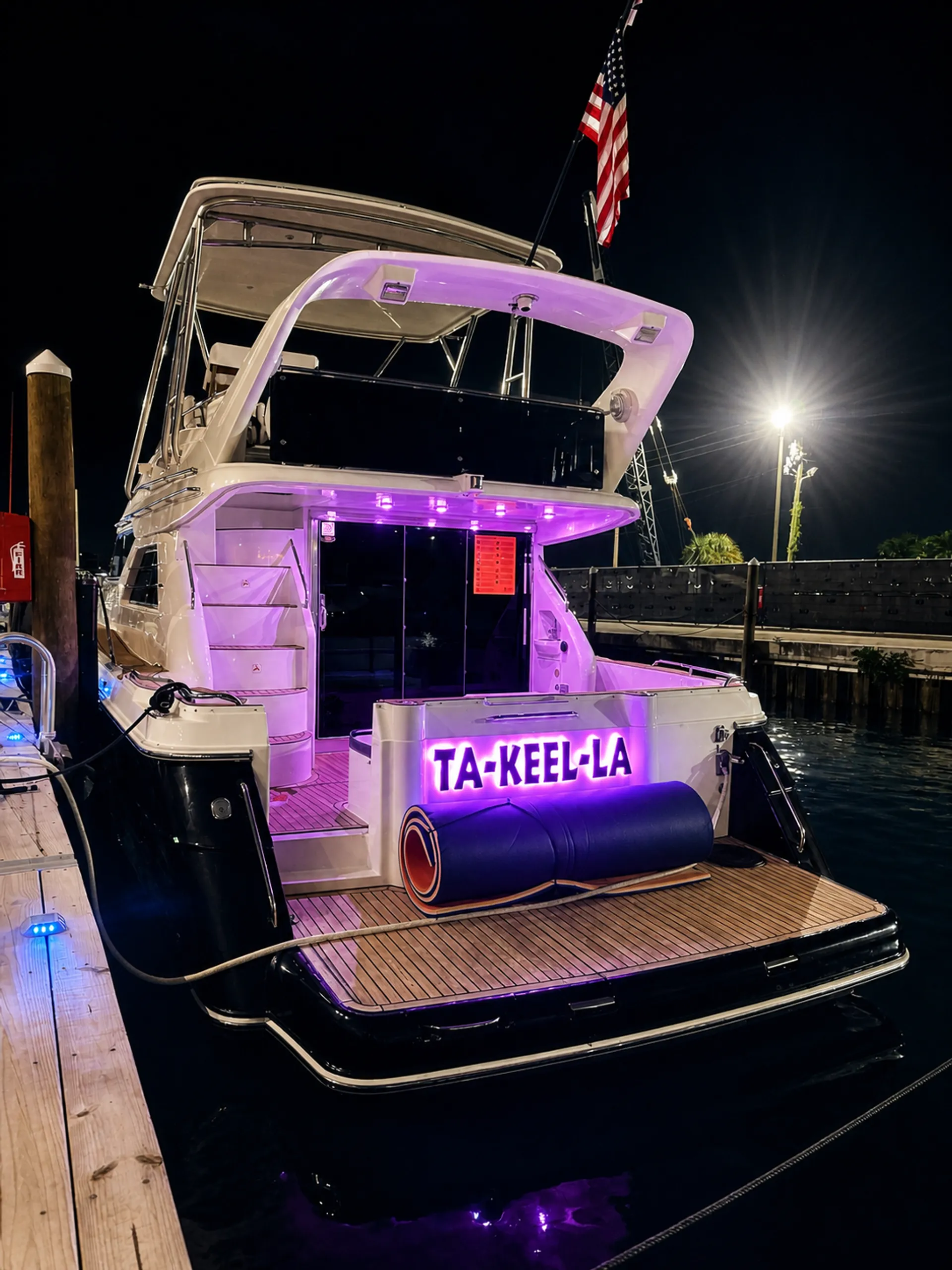 VIKING YACHT 52 SPORT CRUISER FLYBRIDGE in Miami, FL — photo 6