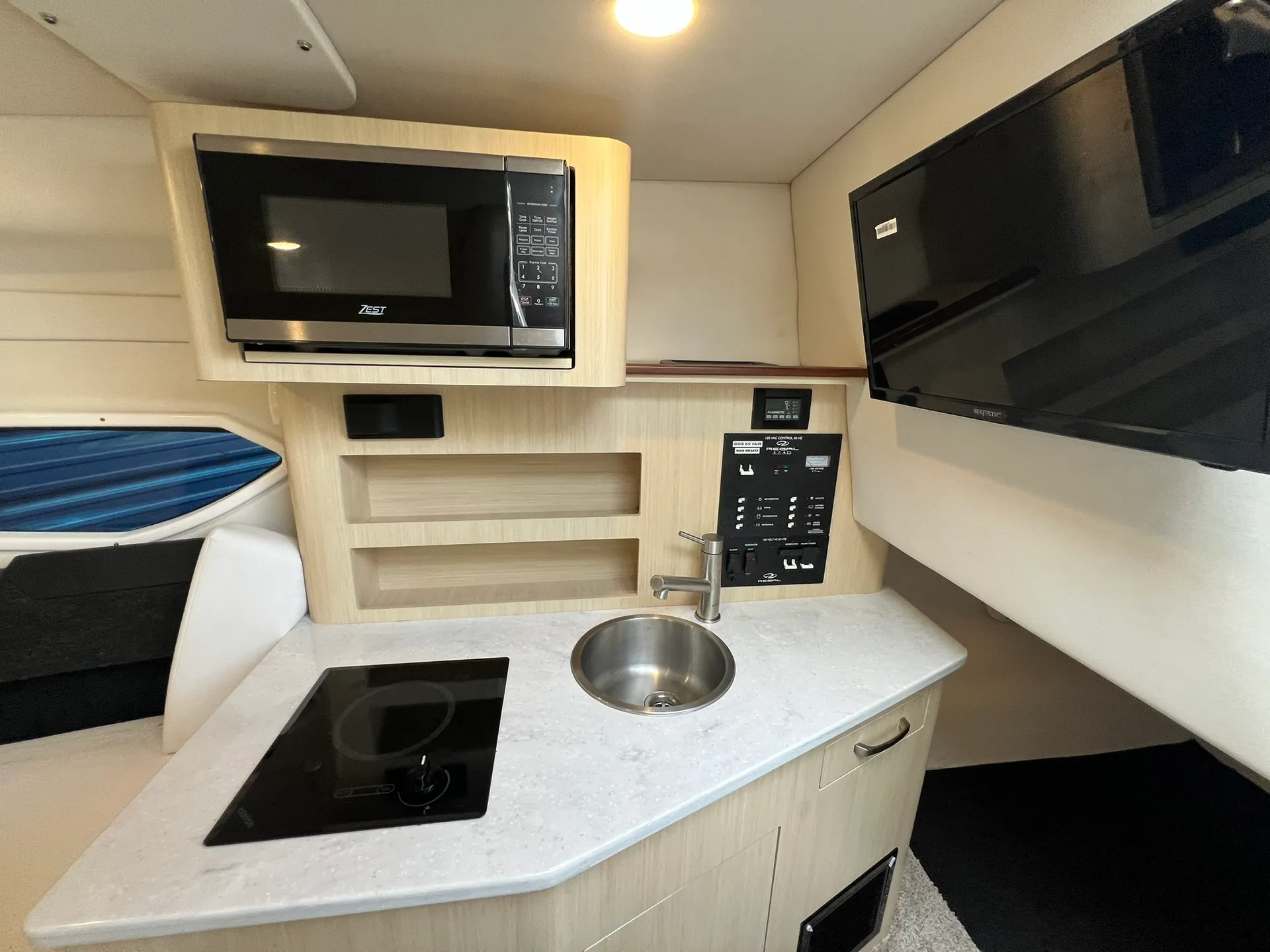 Destin Luxury Day Cruiser | Regal 26 XO with Captain