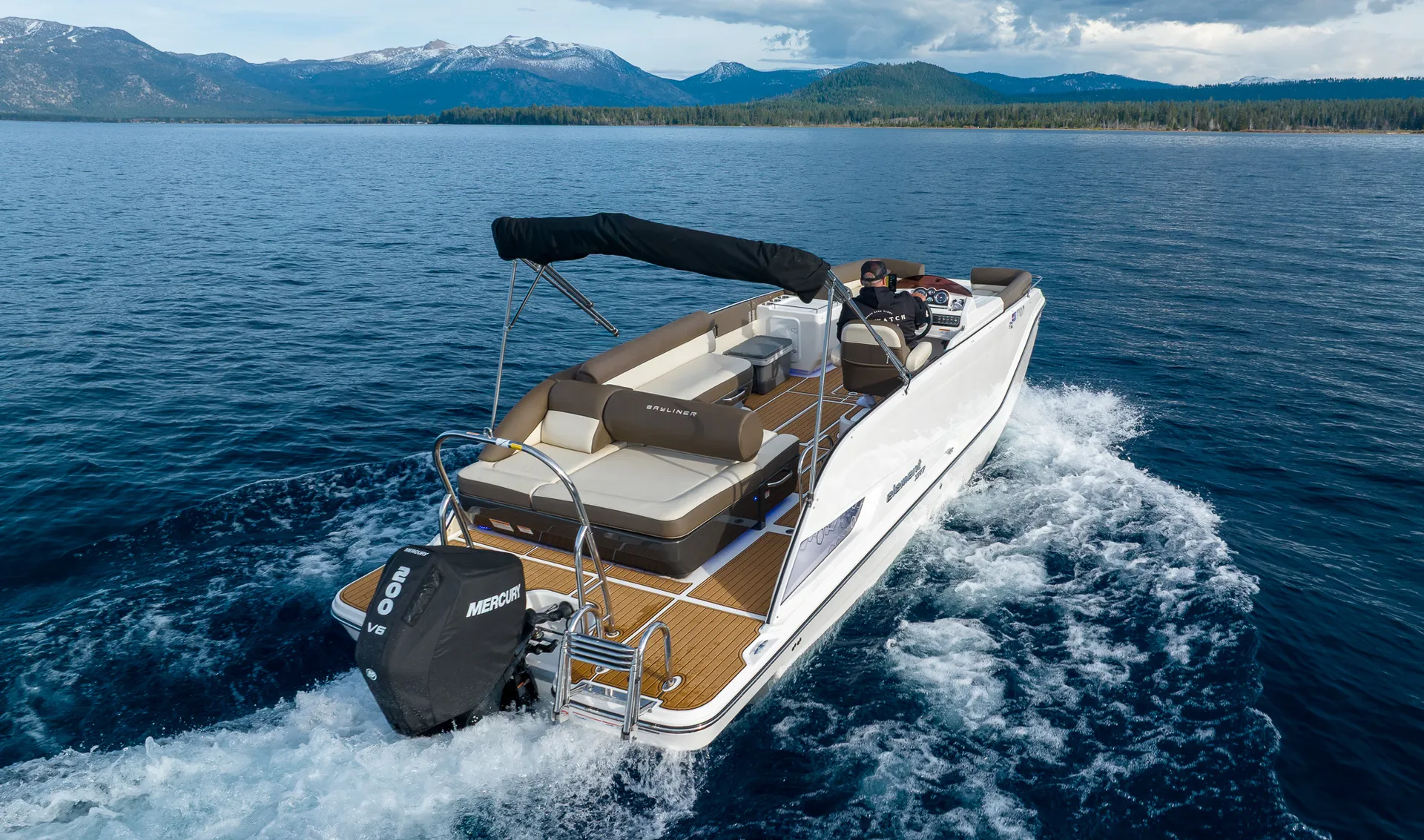 26ft Luxury Pontoon Boat Charter In Tahoe
