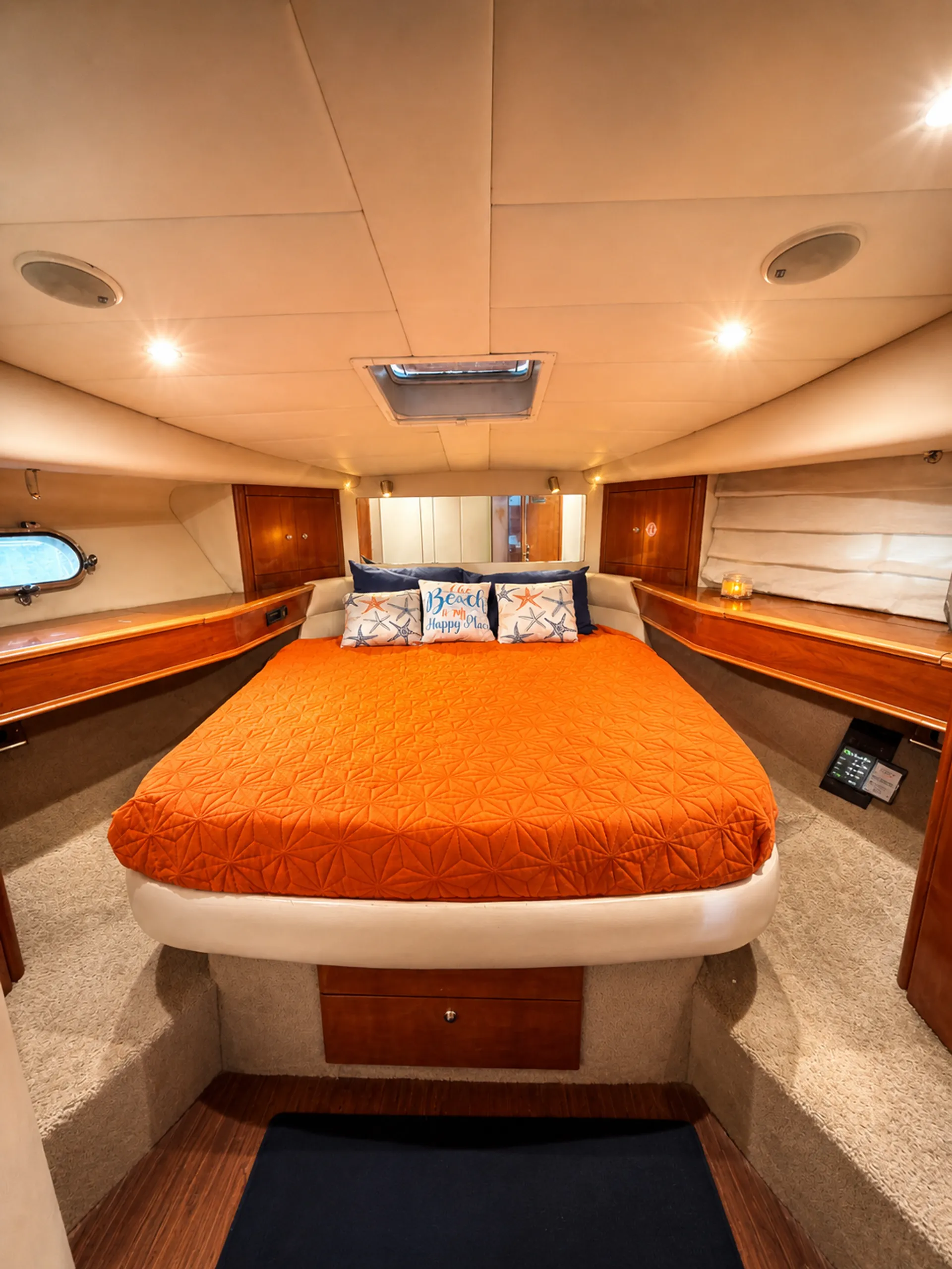 VIKING YACHT 52 SPORT CRUISER FLYBRIDGE in Miami, FL — photo 10