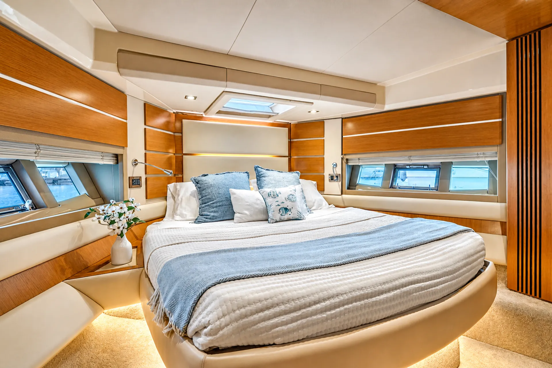 Azimuth Flybridge  in Miami Beach, FL — photo 6