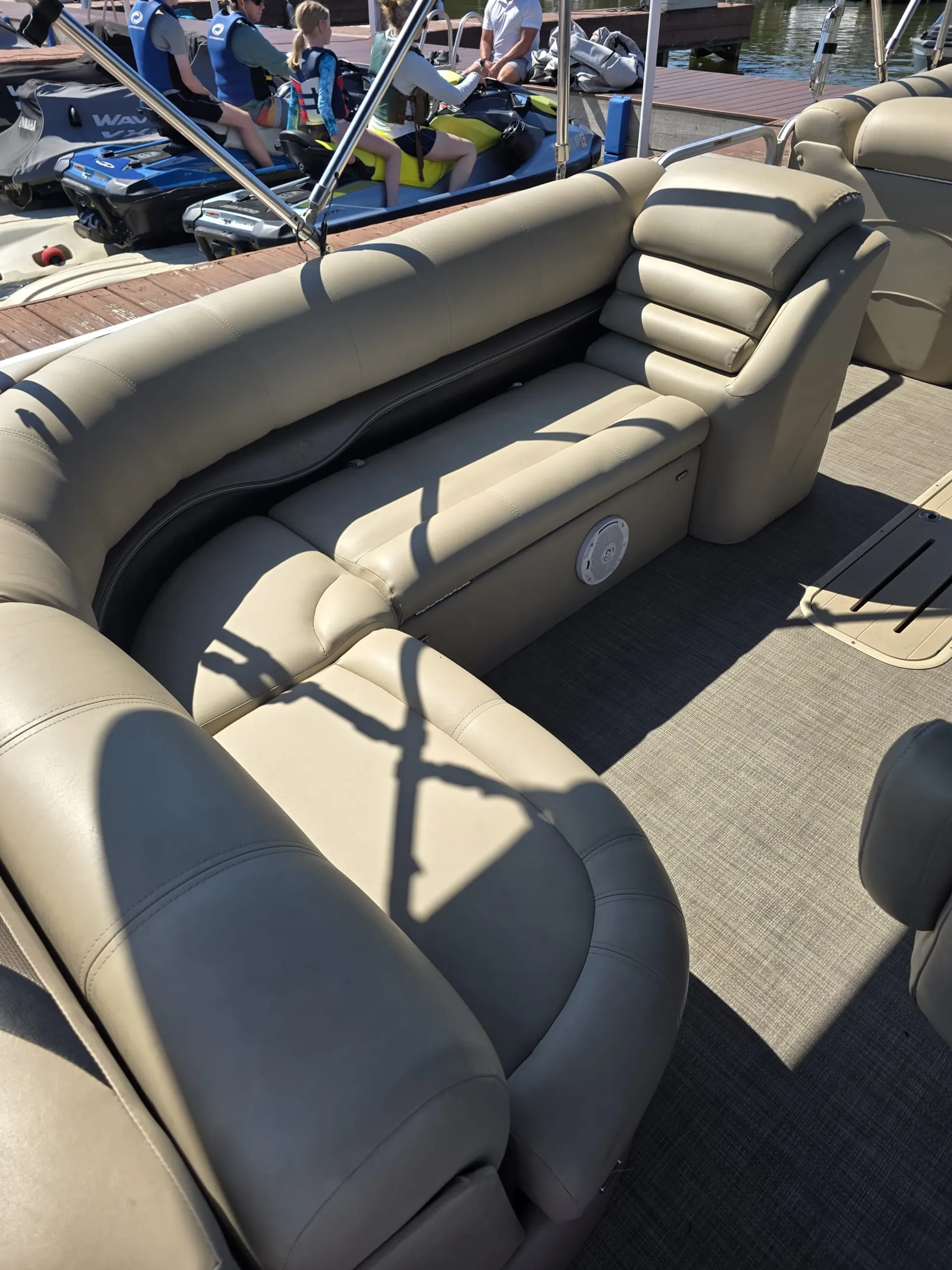 Avalon Pontoons 23' Paradise -RUBY in Montgomery, TX — photo 9