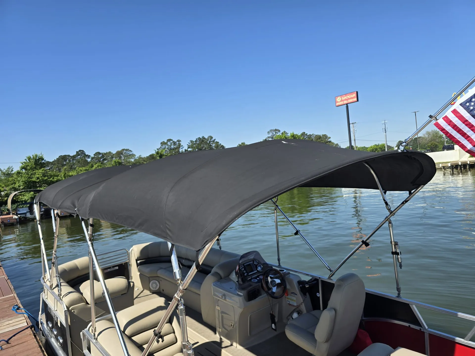 23 ft Avalon Tritoon on Lake Conroe "Ruby"