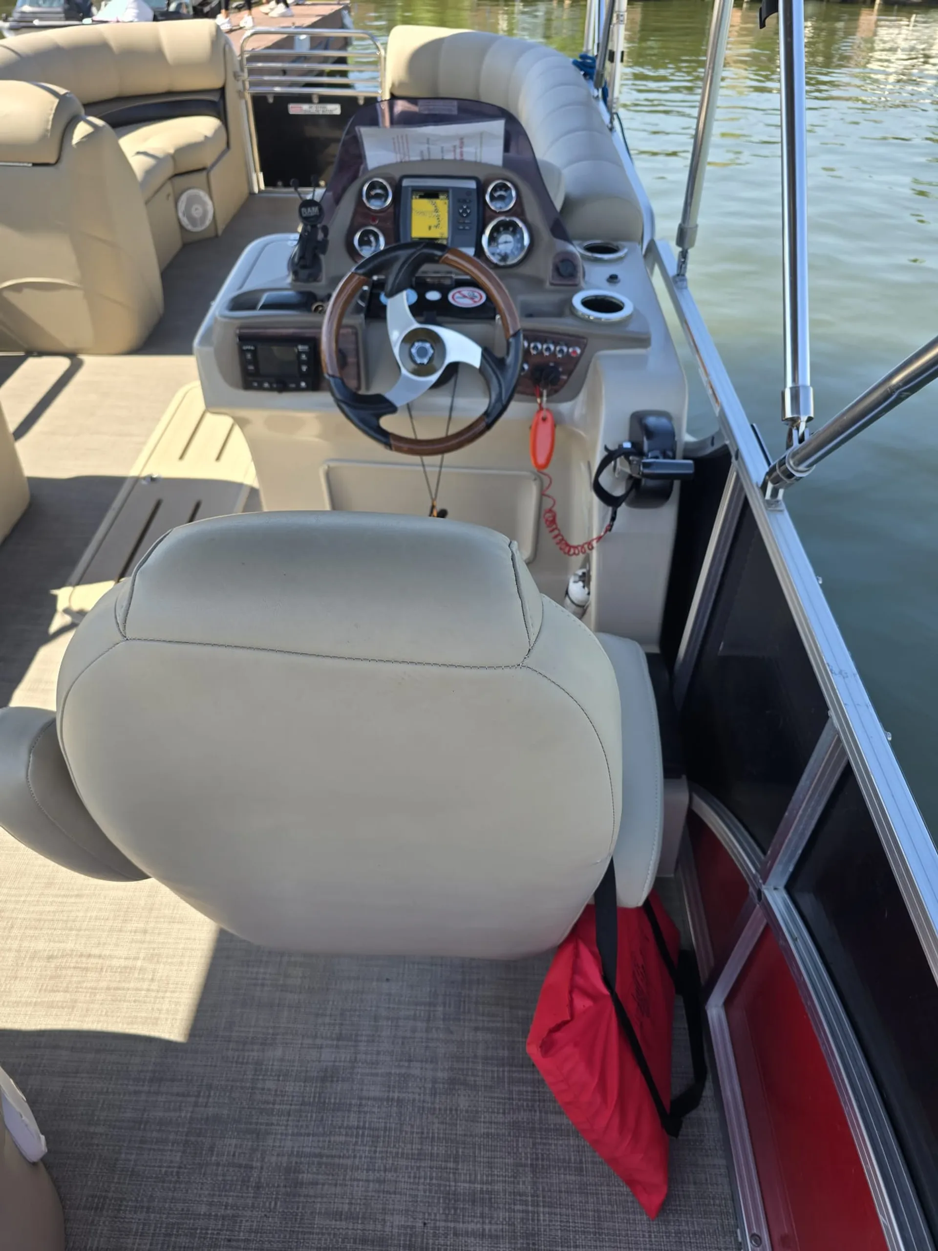 23 ft Avalon Tritoon on Lake Conroe "Ruby"