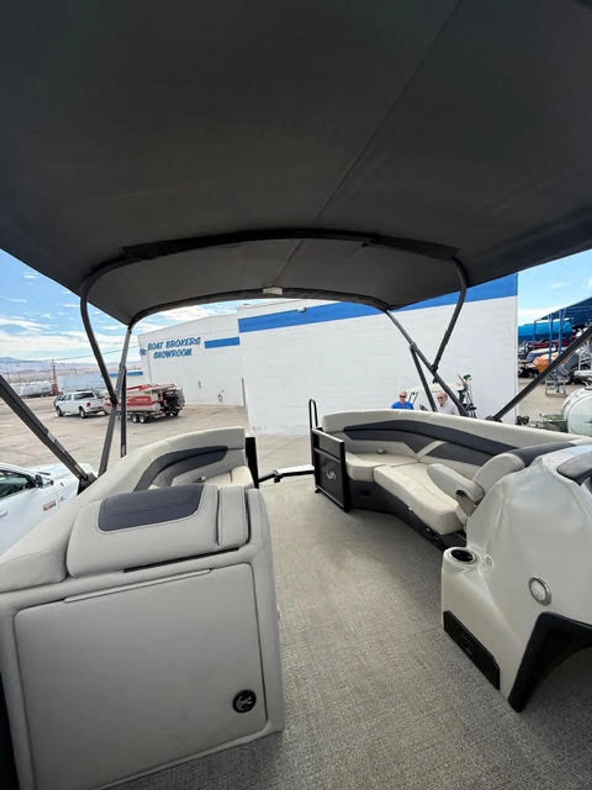 BARLETTA BOATS C22CC TRITOON in Fawnskin, CA — photo 6