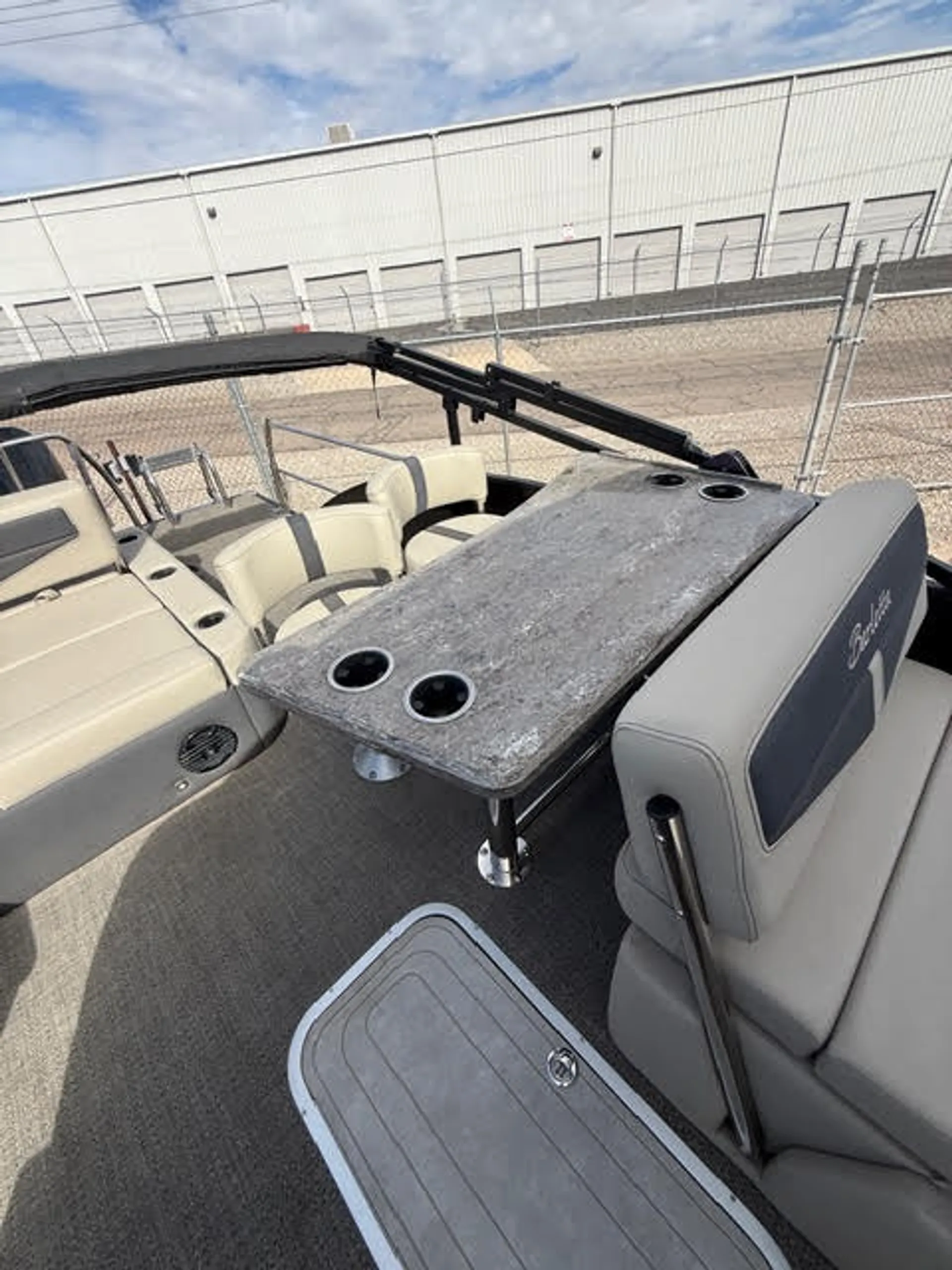 BARLETTA BOATS C22CC TRITOON in Fawnskin, CA — photo 4