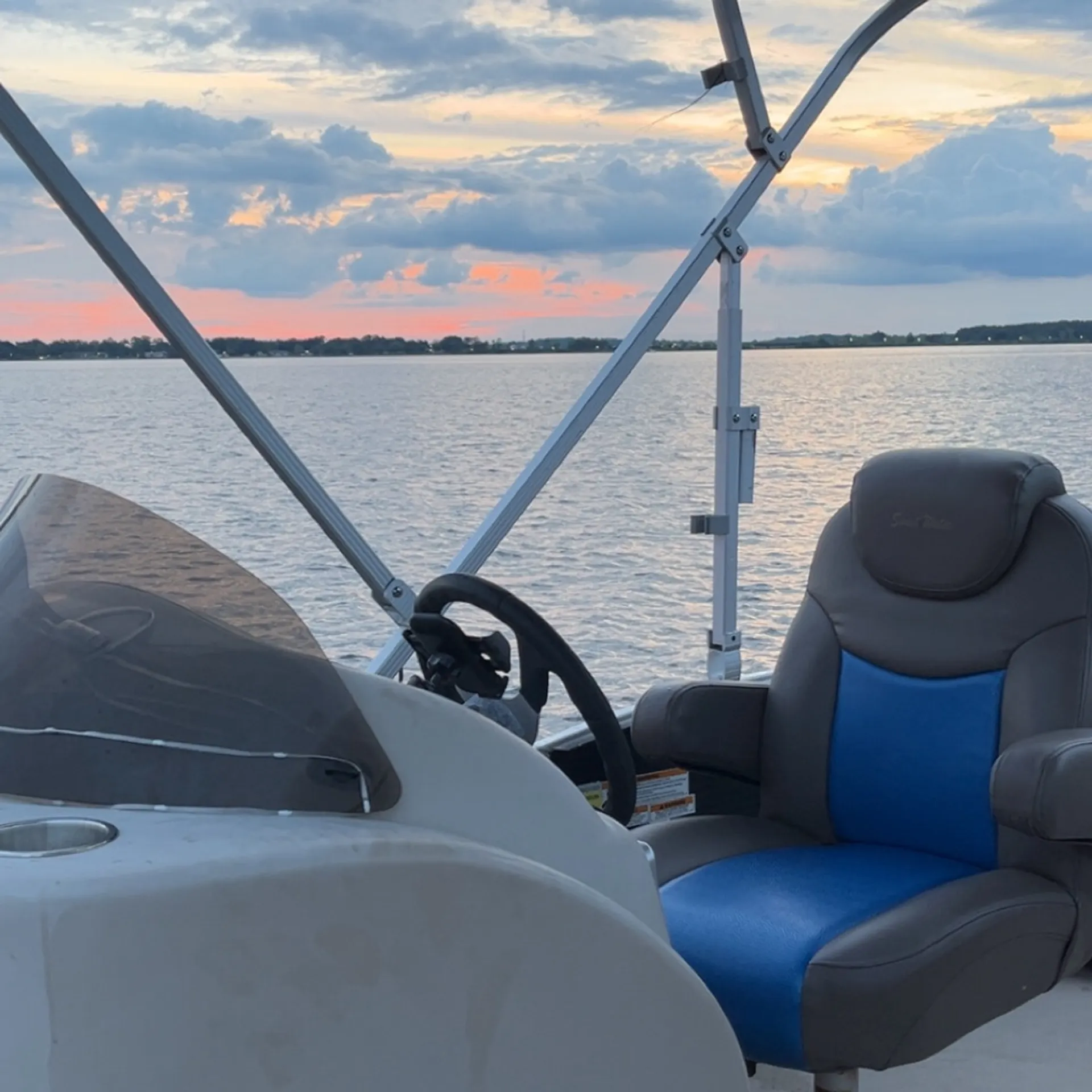 Clermont FL Chain of Lakes 24ft pontoon boat that fits 13 passengers!