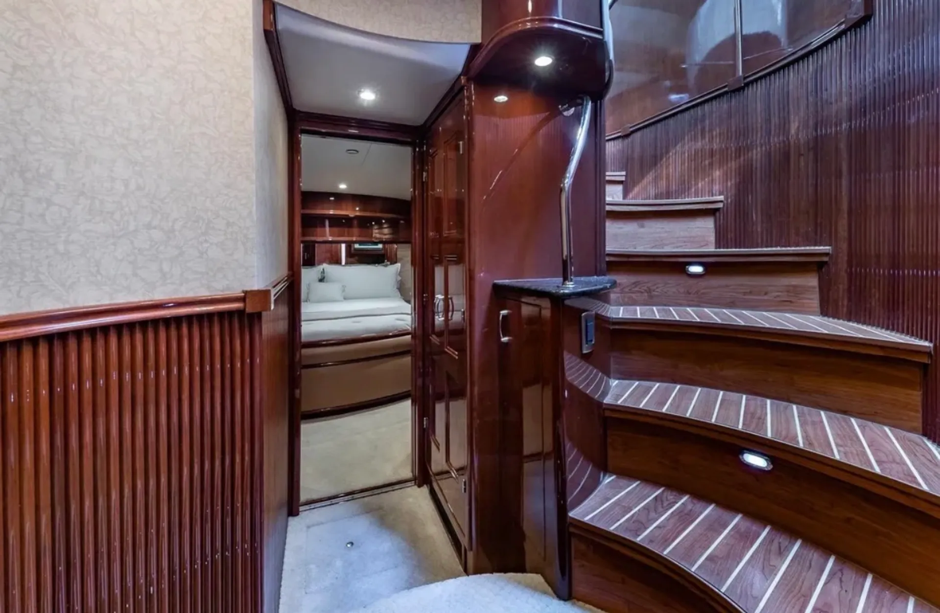 63ft Luxury Yacht | Jet Ski | Floating Mat | 🔥 SPECIALS ✨️