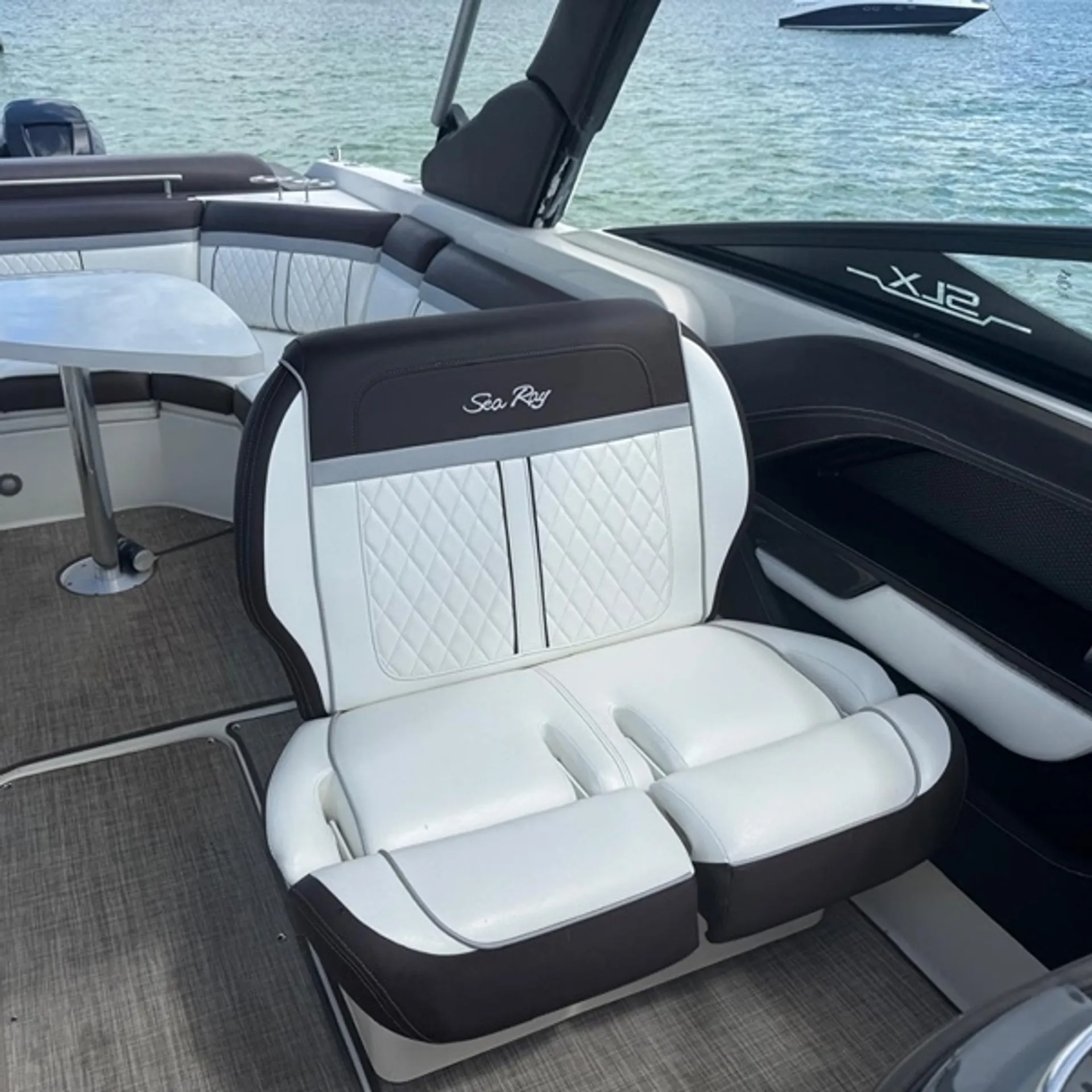 SEA RAY BOATS SLX 310 in Miami, FL — photo 4