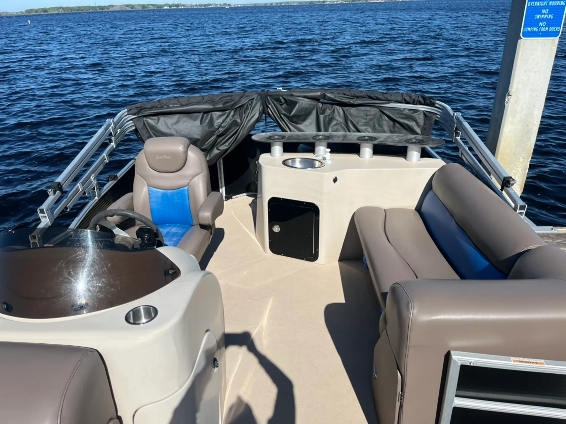 Clermont FL Chain of Lakes 24ft pontoon boat that fits 13 passengers!