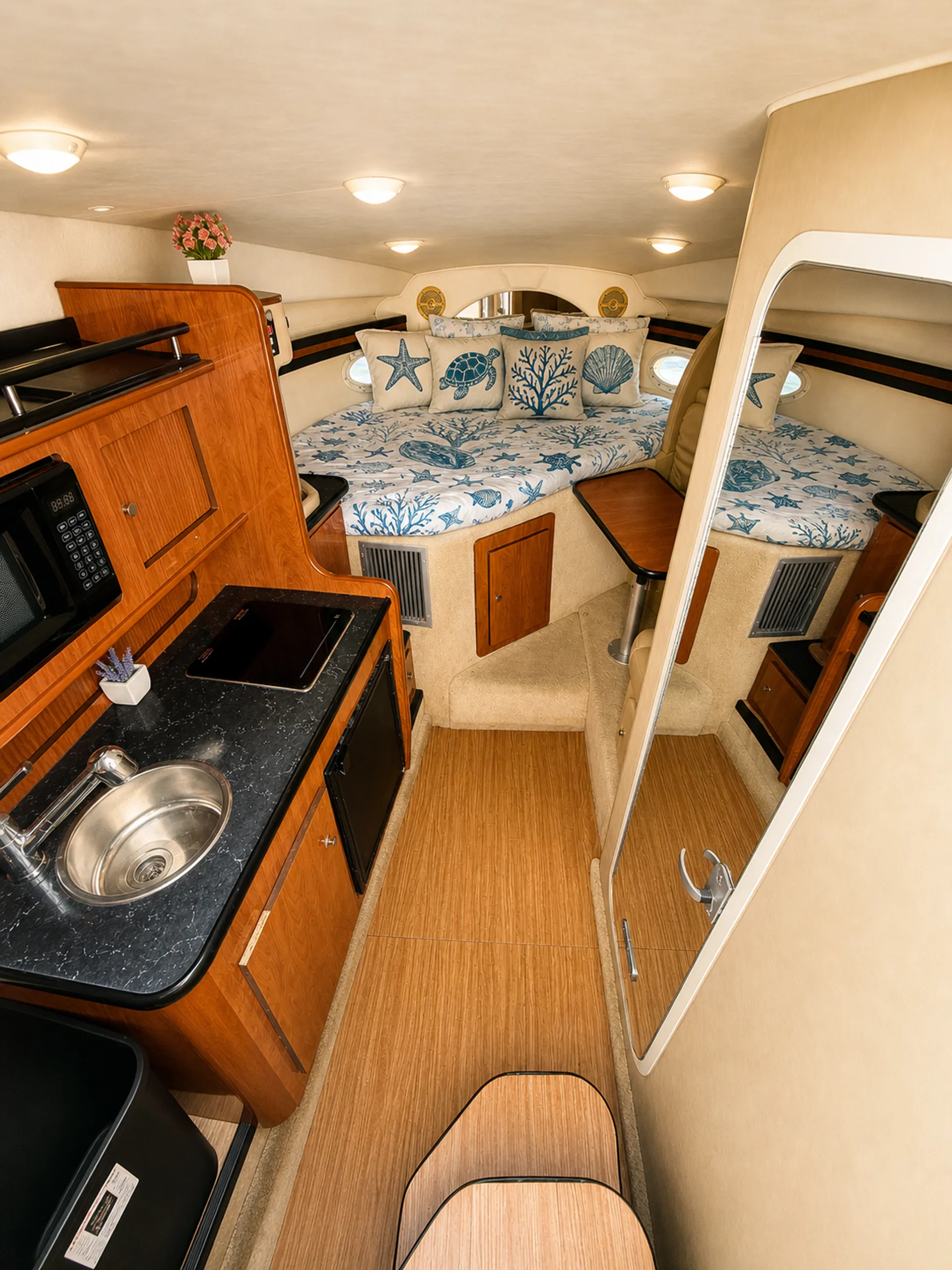 GET 1HR FREE 33' RINKER CRUISING YACHT, MIA FL *NO HIDDEN FEES!*