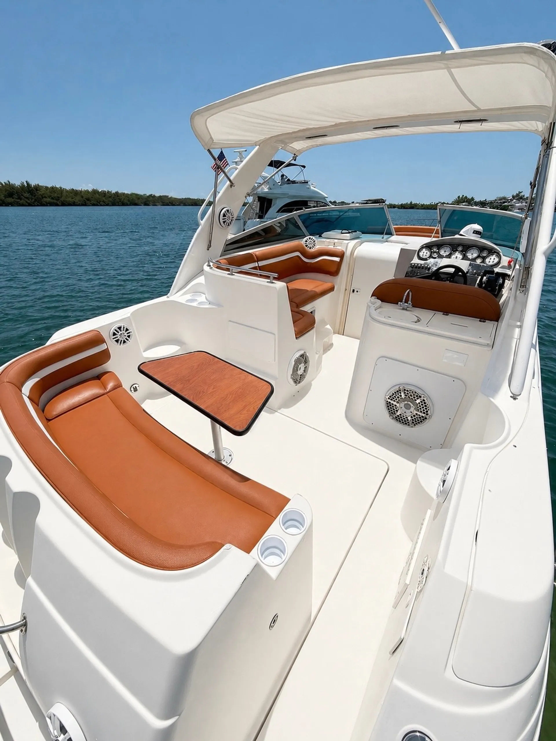 GET 1HR FREE 33' RINKER CRUISING YACHT, MIA FL *NO HIDDEN FEES!*