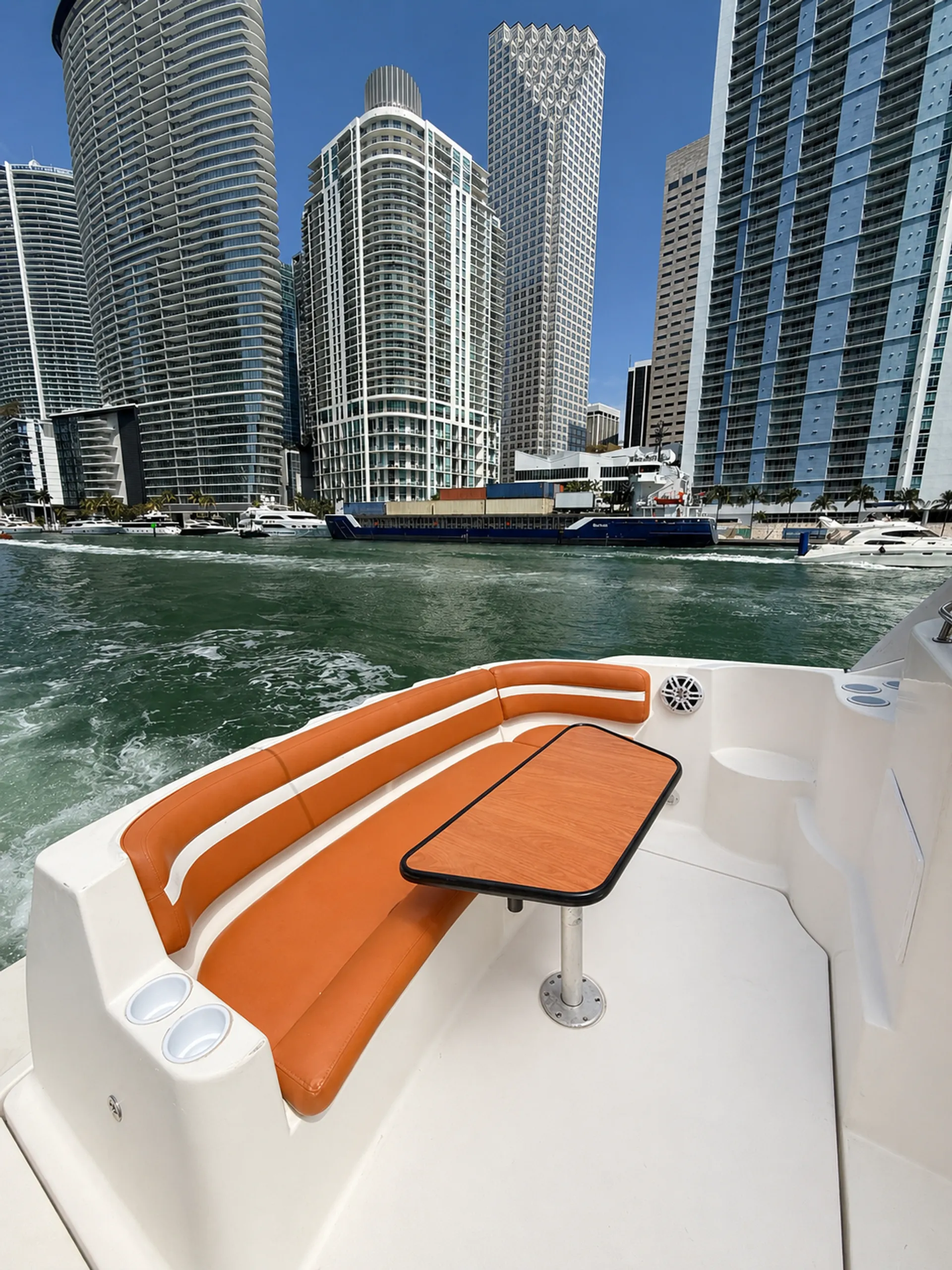 GET 1HR FREE 33' RINKER CRUISING YACHT, MIA FL *NO HIDDEN FEES!*