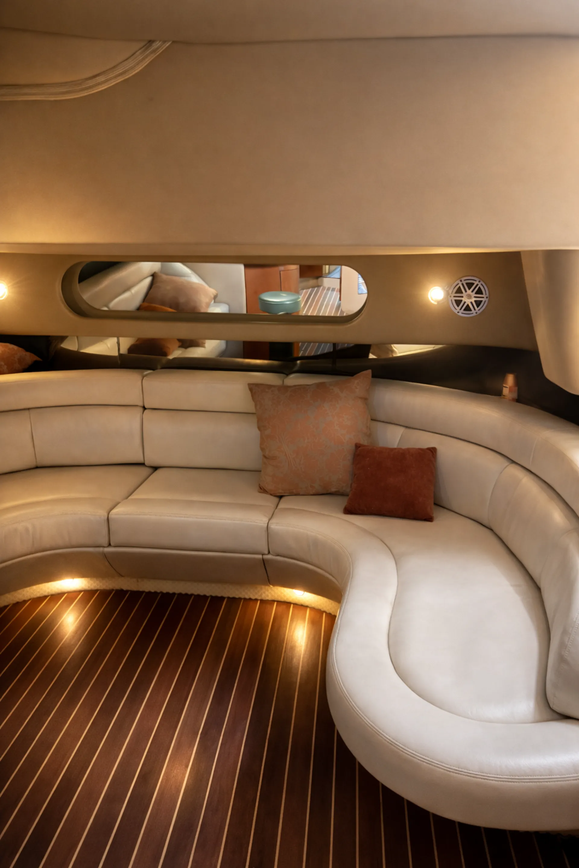 Sea Ray 50ft Sundancer Luxury Yacht Charter – Miami