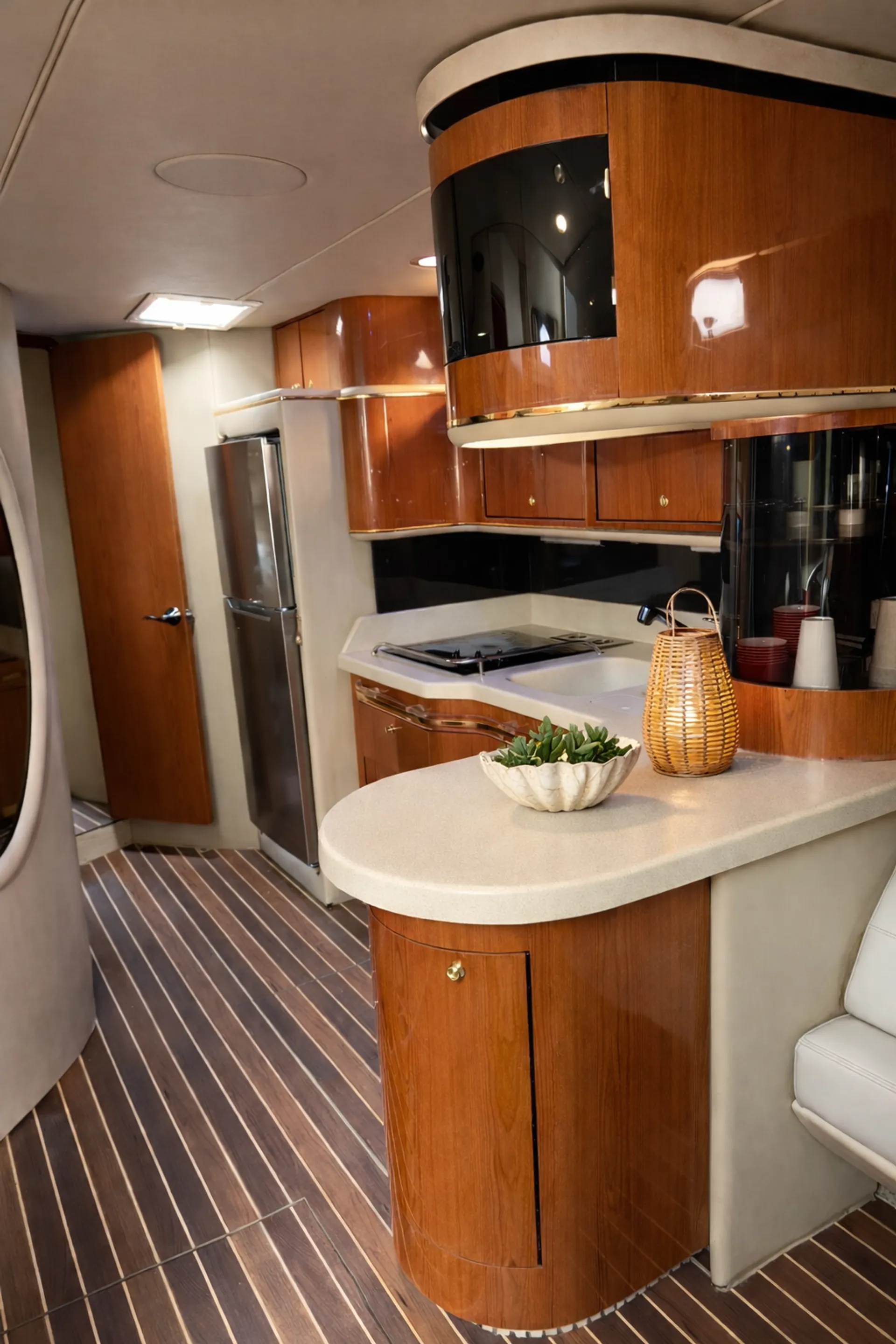 Sea Ray 50ft Sundancer Luxury Yacht Charter – Miami