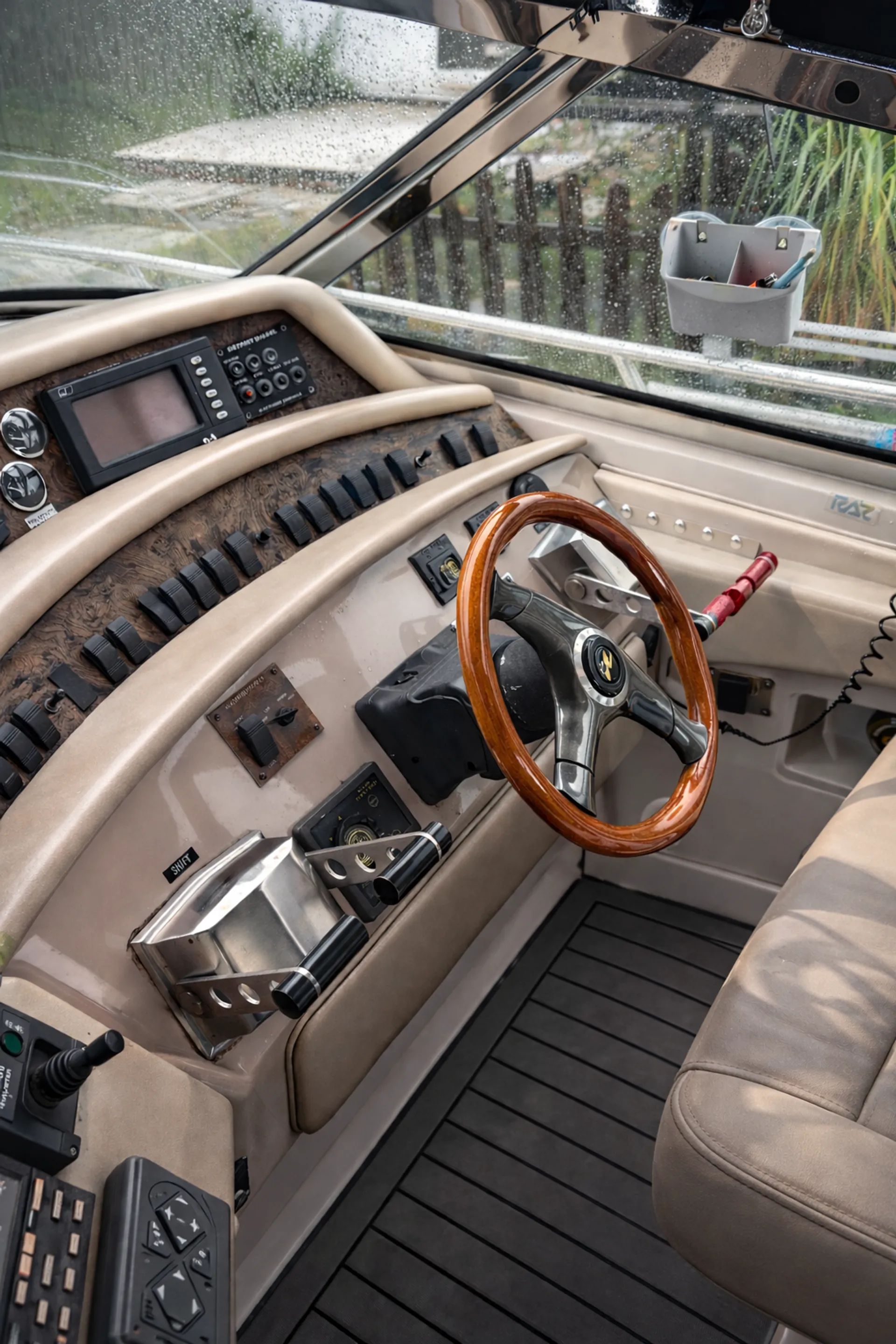 Sea Ray 50ft Sundancer Luxury Yacht Charter – Miami