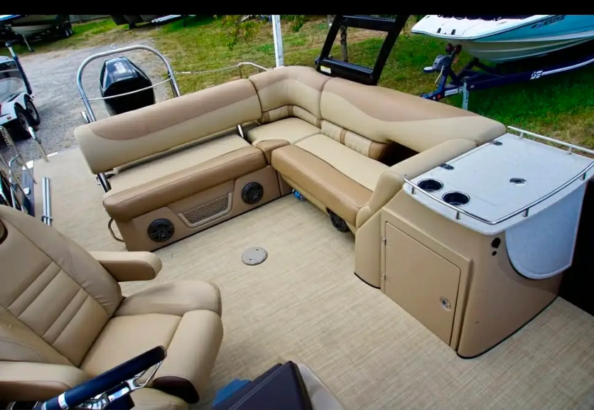 HARRIS BOATS 230 GRAND MARINER SERIES in Huntersville, NC — photo 6