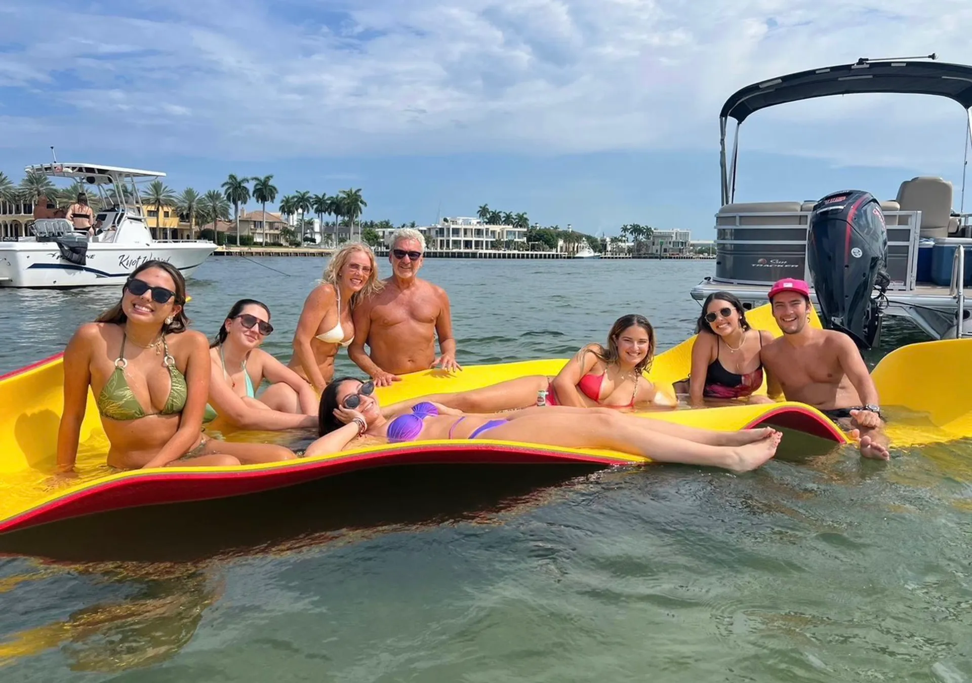 SUN TRACKER PARTY BARGE 20 DLX in Dania Beach, FL — photo 5