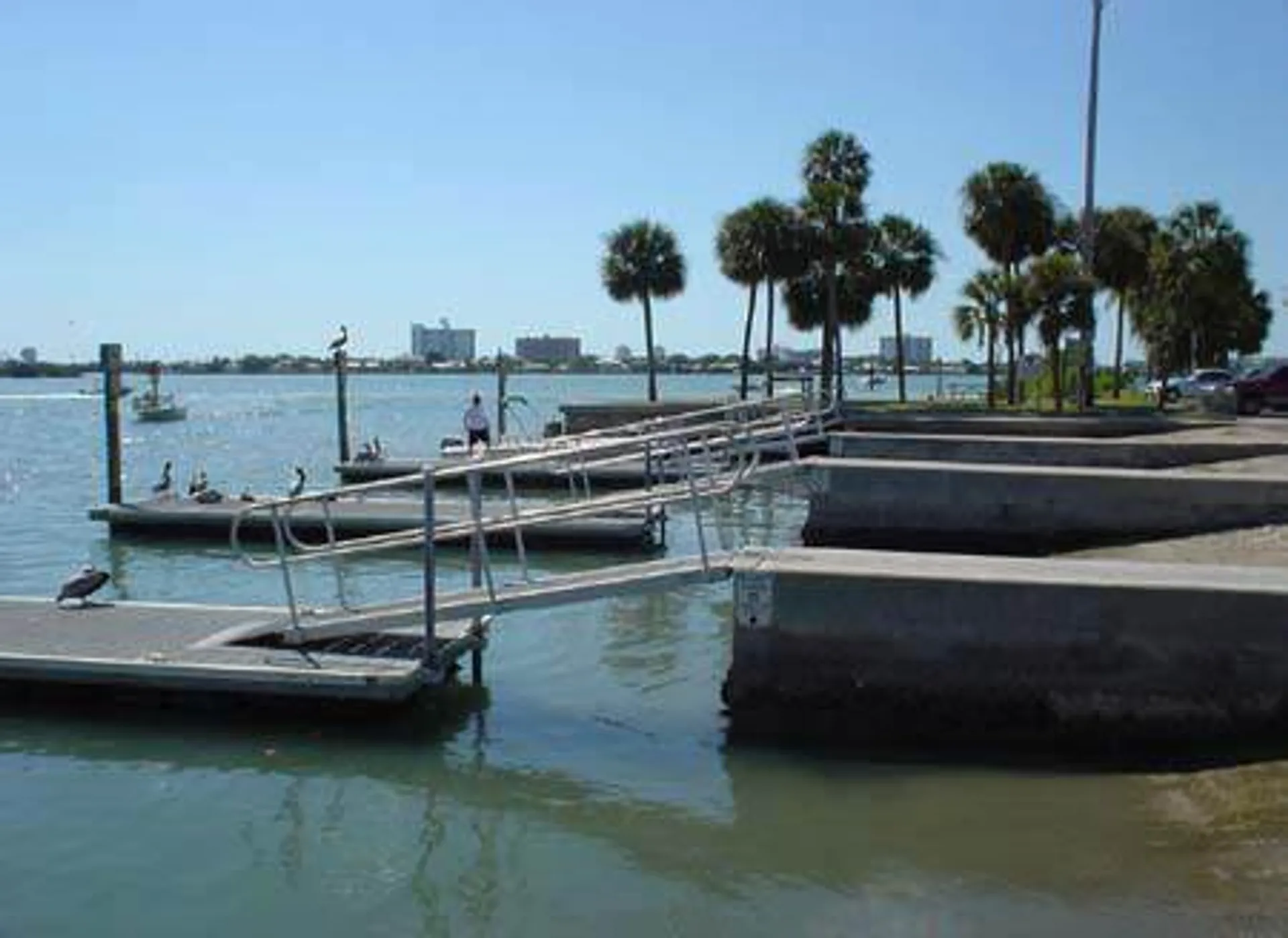 SUN TRACKER FISHIN' BARGE 22 DLX in Clearwater, FL — photo 8