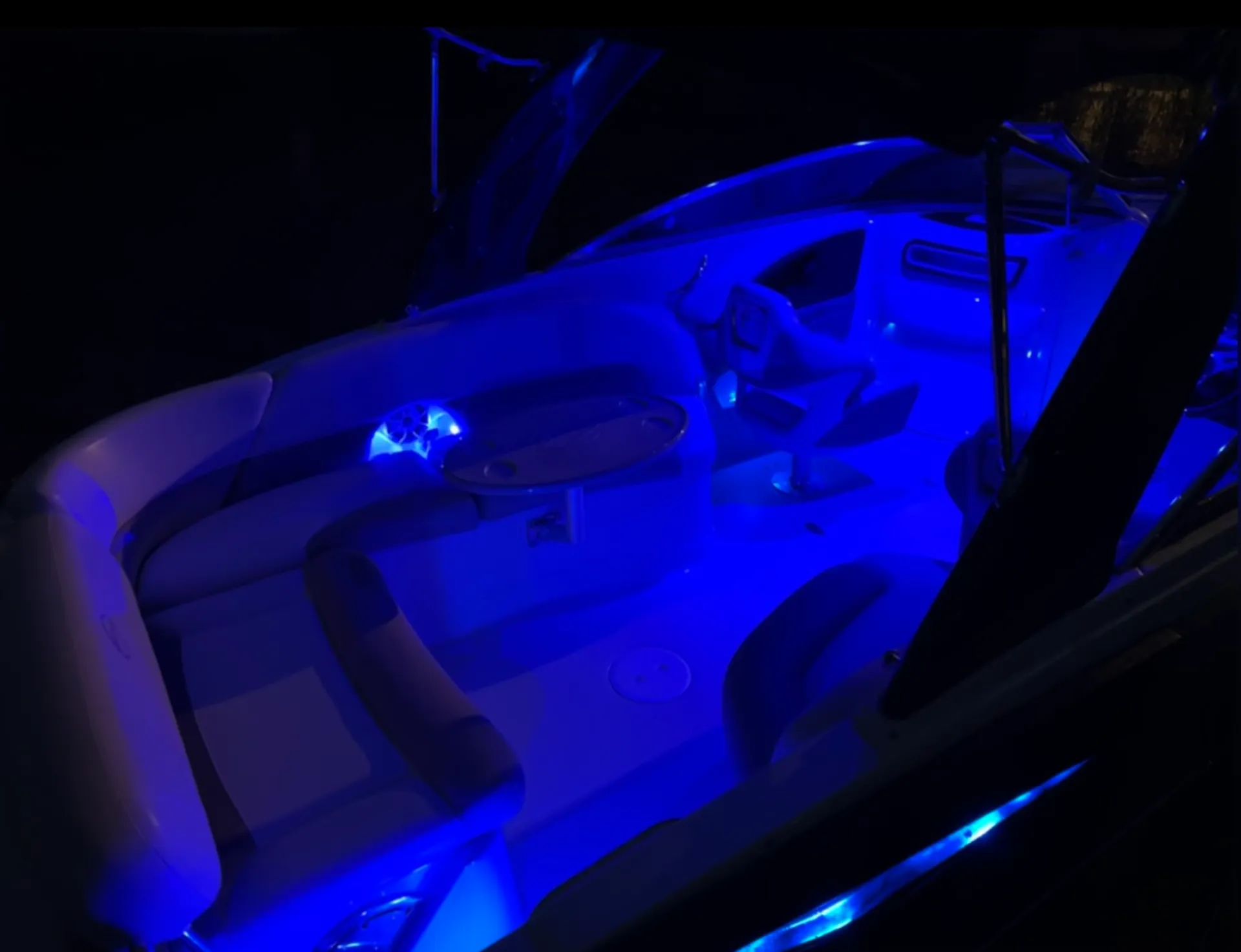 CROWNLINE BOATS 285 SS in Brick Township, NJ — photo 6