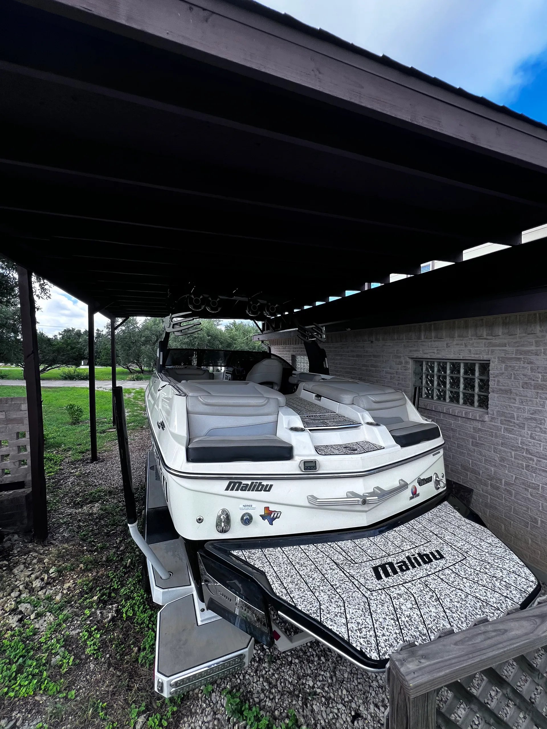 MALIBU BOATS ALPHA M235 in Canyon Lake, TX — photo 8