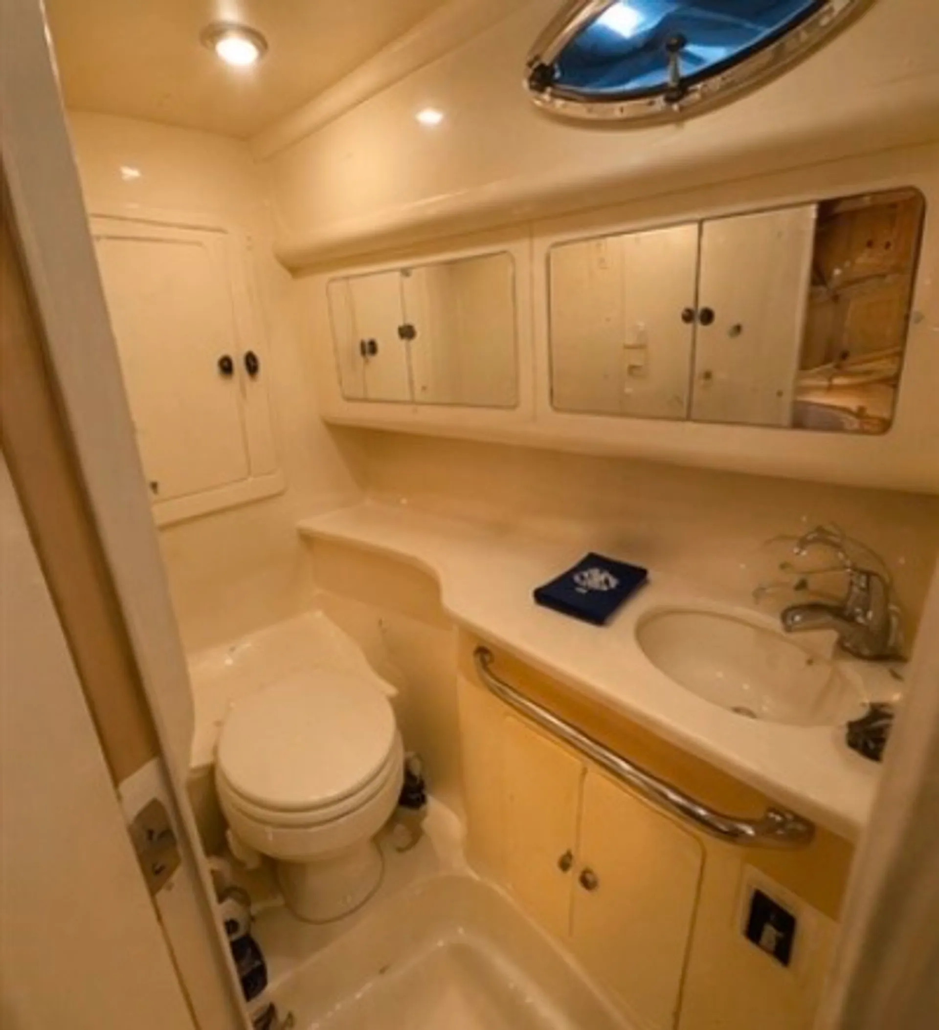 Sea Ray Boats 320 sundancer 35.5 Ft in Washington, DC — photo 5