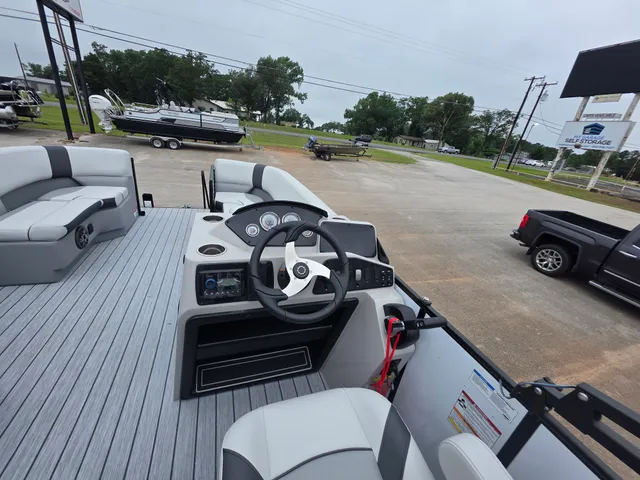 Rent a Suncatcher / 
G3 Boats pontoon in Frankston, TX near me